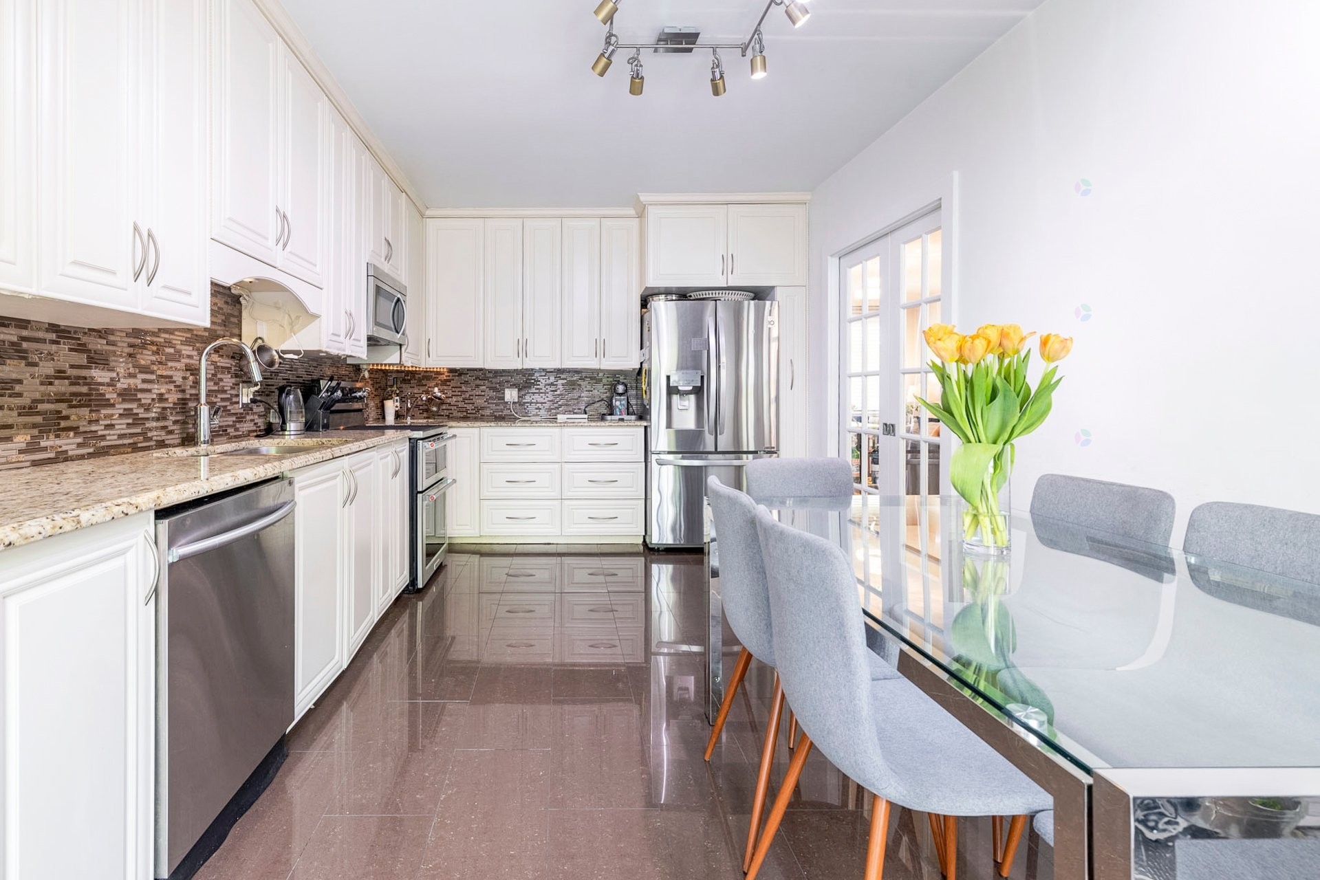 









2490


Rue Major

,
Montréal (Saint-Laurent),




QC
H4M1E4

