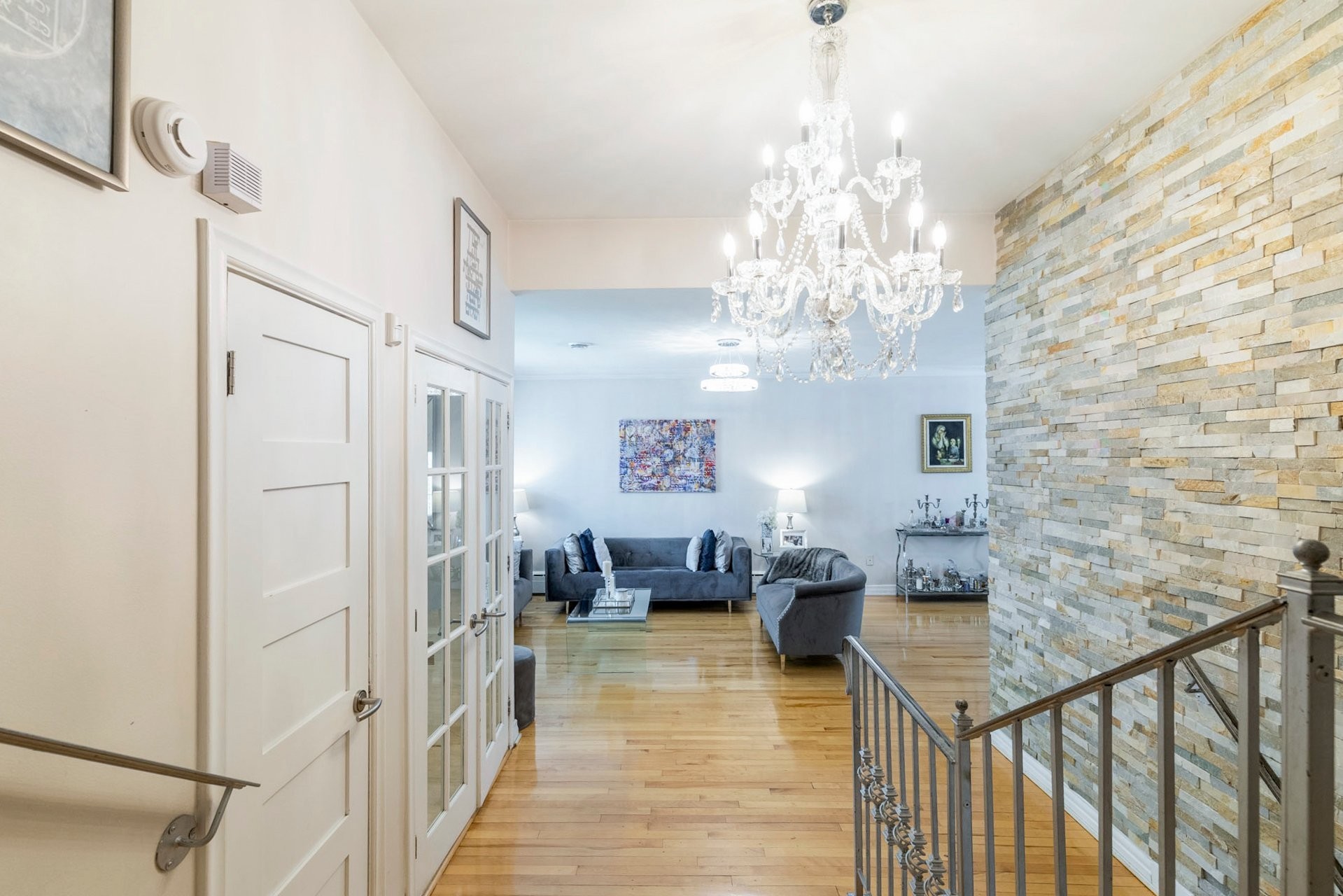 









2490


Rue Major

,
Montréal (Saint-Laurent),




QC
H4M1E4

