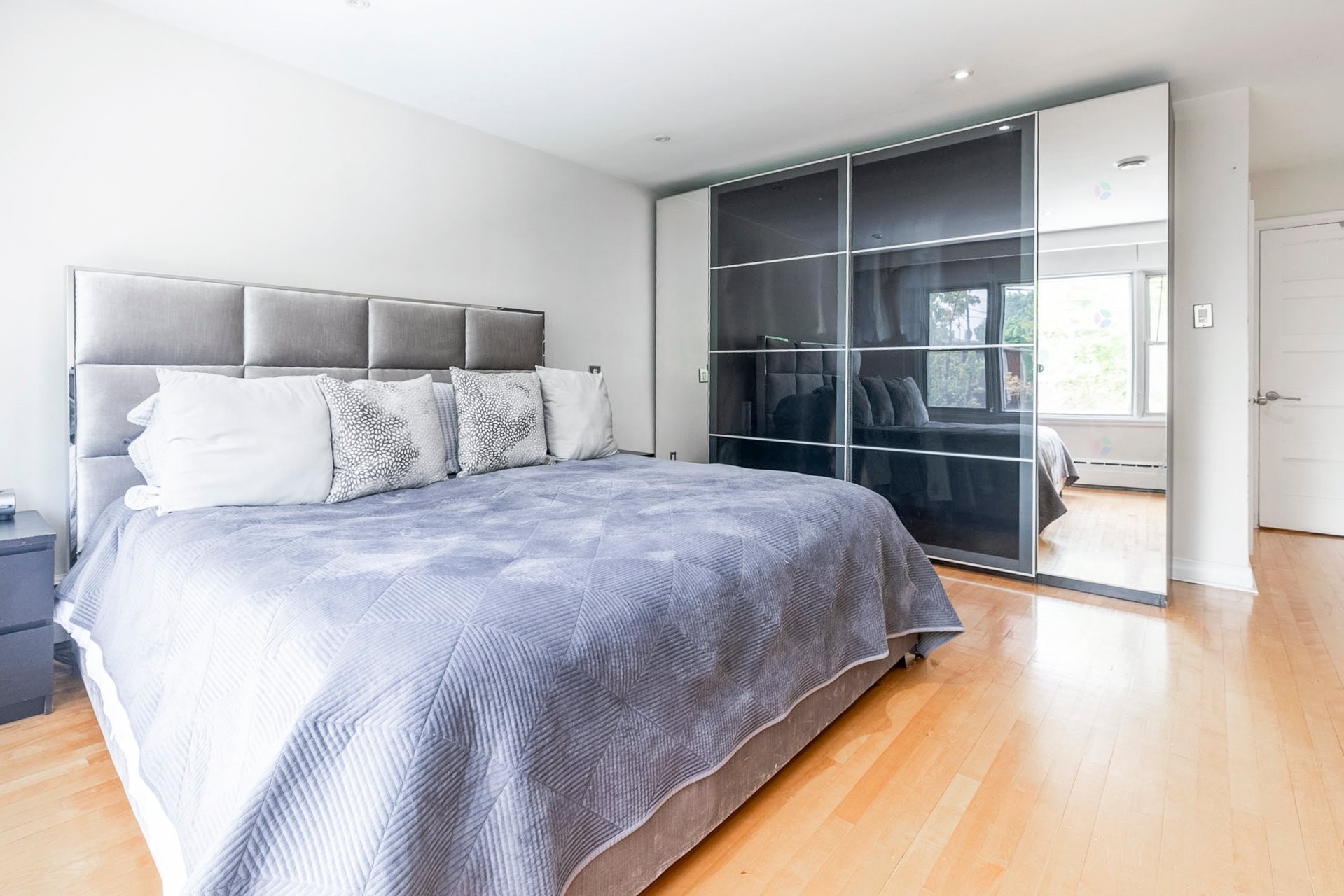 









2490


Rue Major

,
Montréal (Saint-Laurent),




QC
H4M1E4

