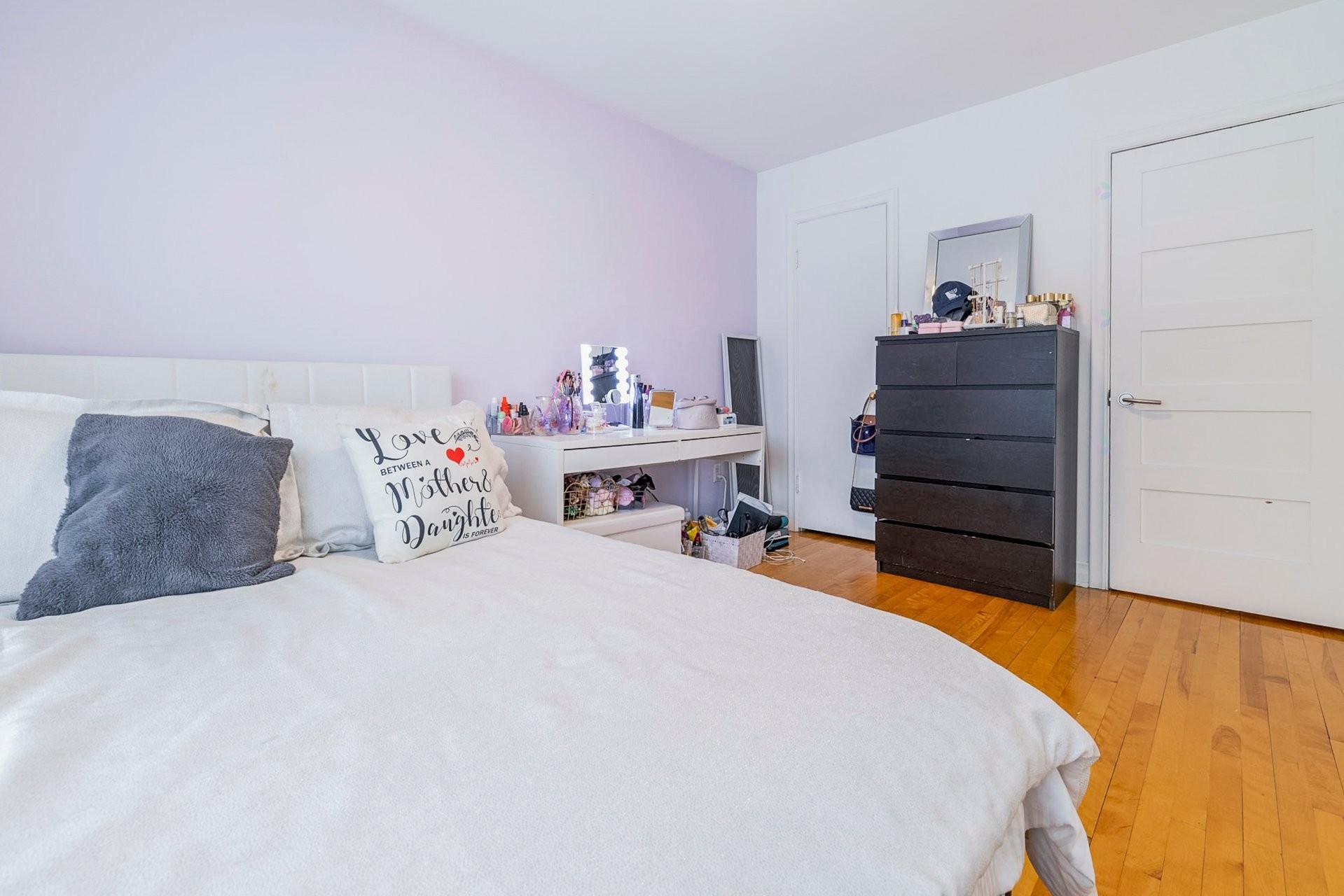 









2490


Rue Major

,
Montréal (Saint-Laurent),




QC
H4M1E4

