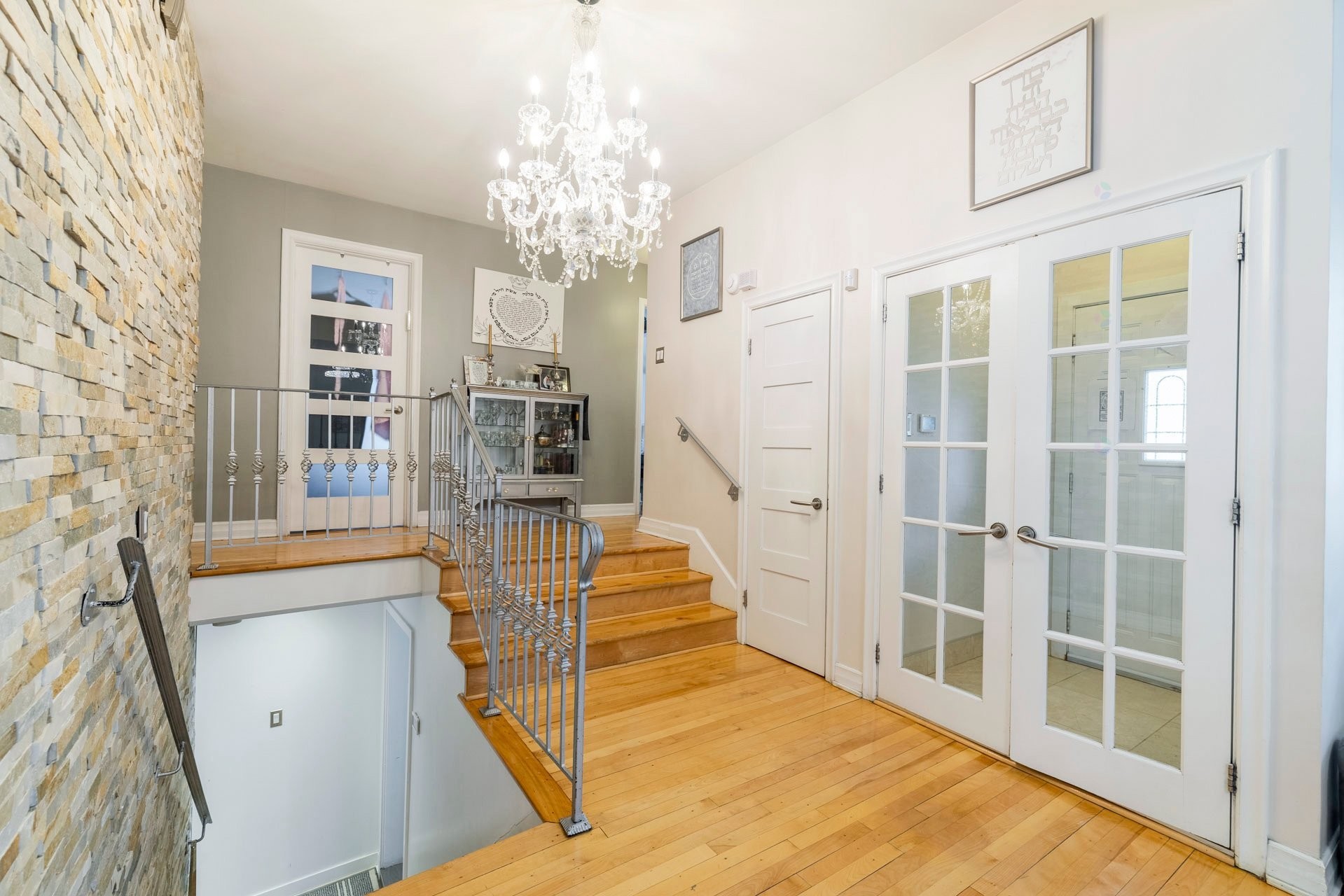 









2490


Rue Major

,
Montréal (Saint-Laurent),




QC
H4M1E4

