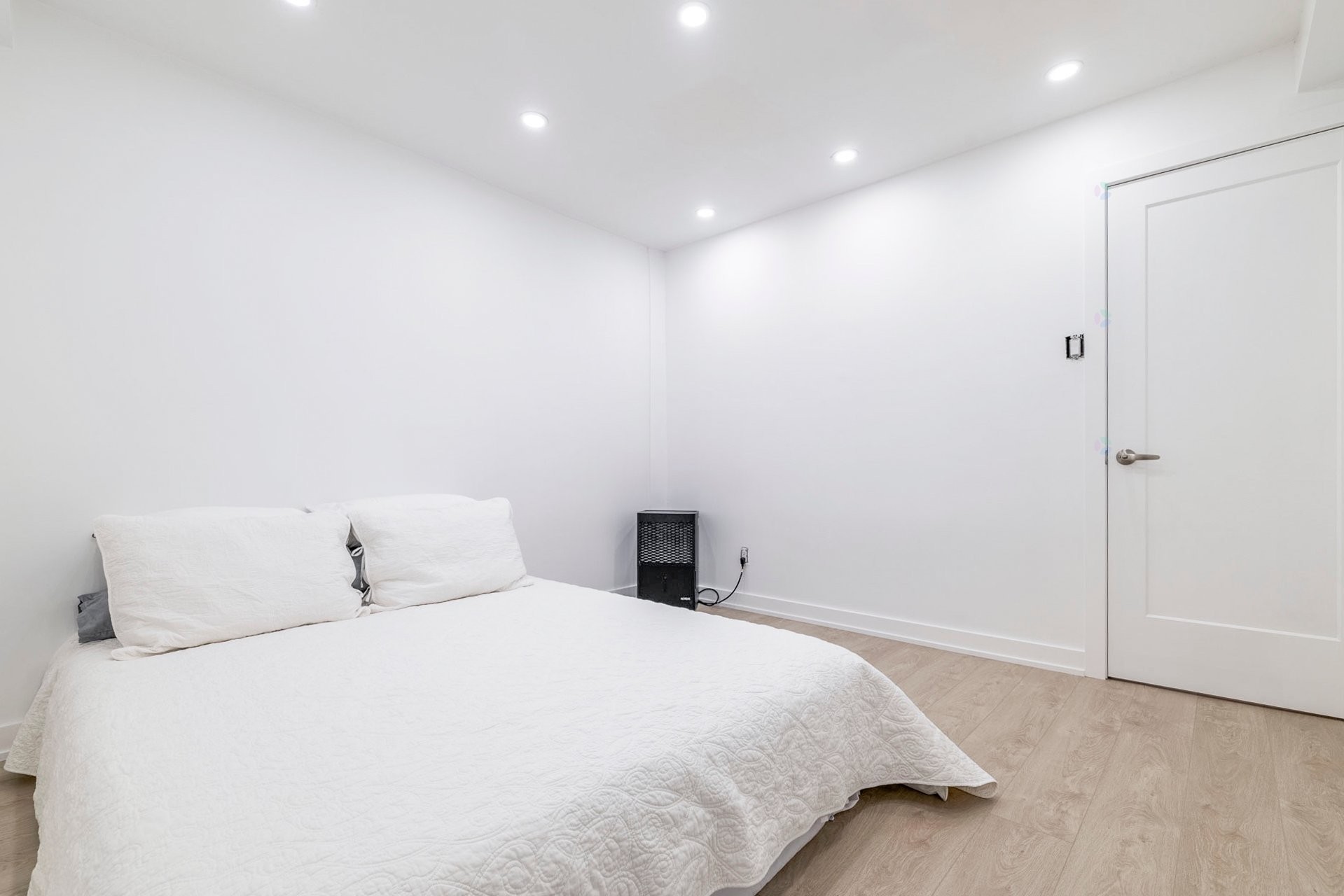 









2490


Rue Major

,
Montréal (Saint-Laurent),




QC
H4M1E4

