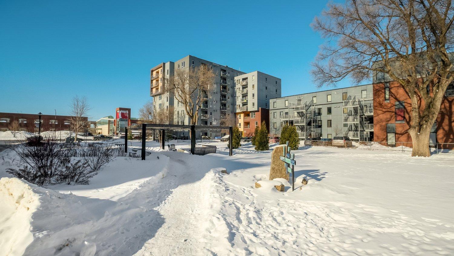 









3900


Rue Marcel-Pepin

, 401,
Montréal (Rosemont/La Petite-Patrie),




QC
H1W0B4

