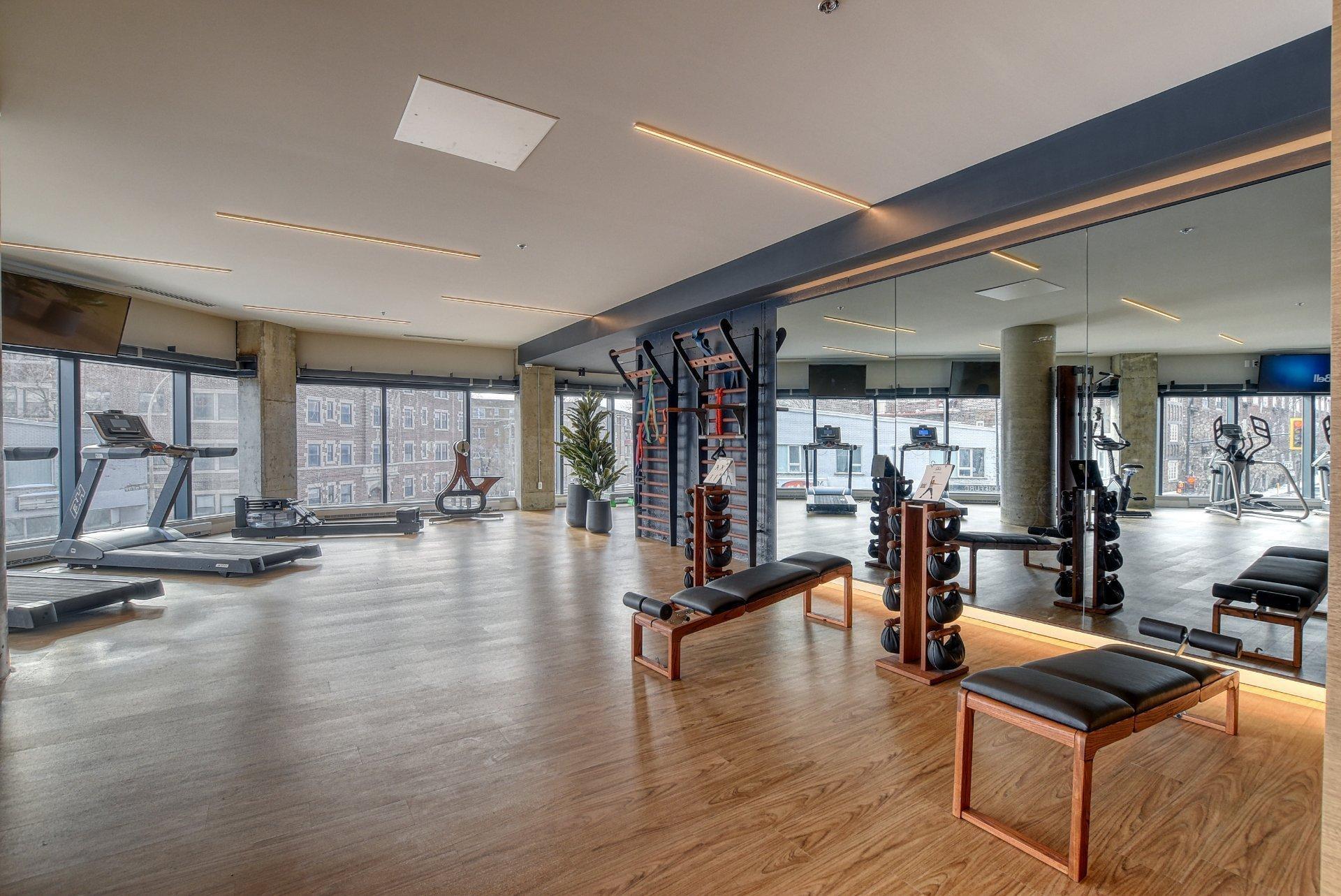 









4599


Av. Clanranald

, 513,
Montréal (Côte-des-Neiges/Notre-Dame-de-Grâce),




QC
H3X0B1

