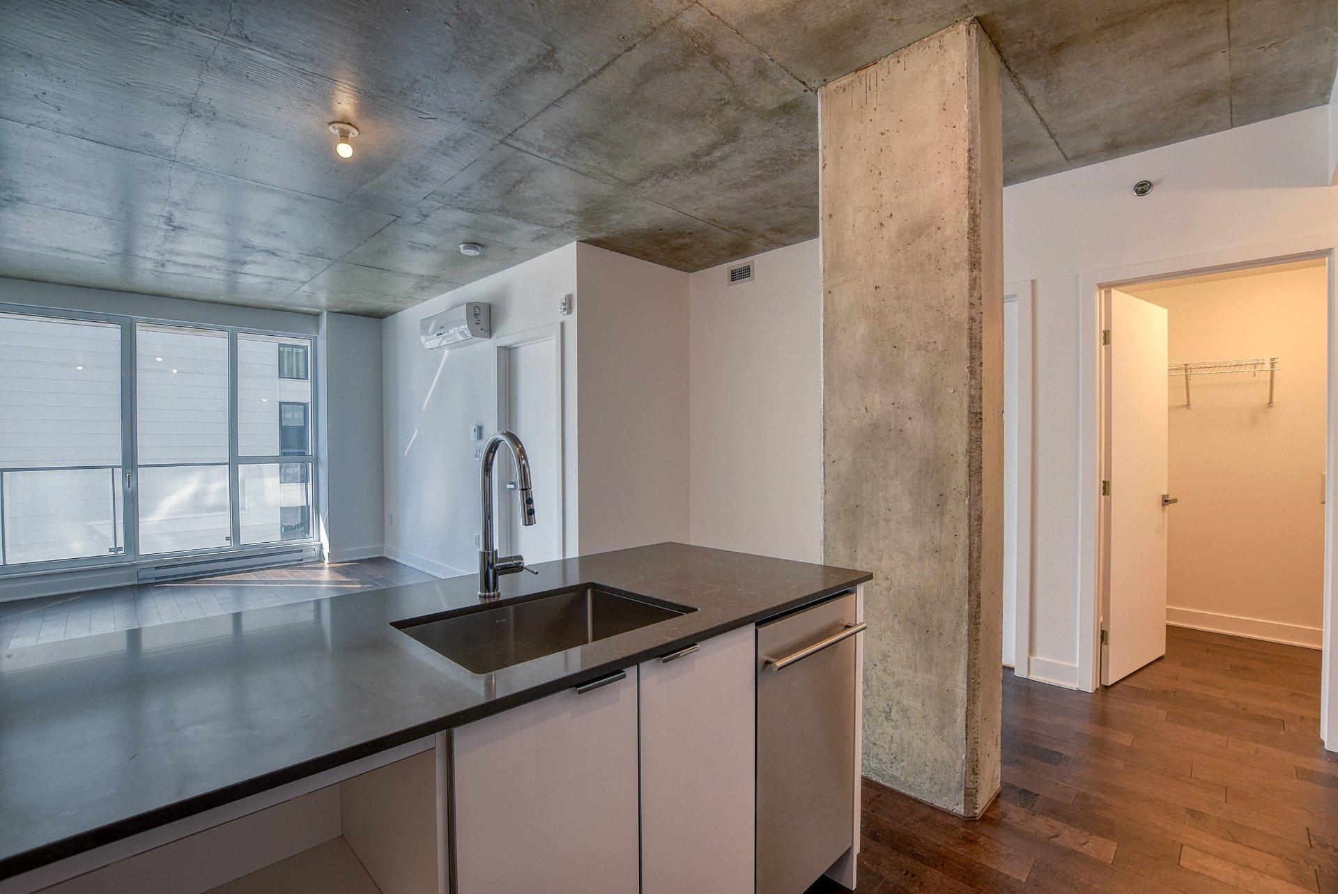 









4599


Av. Clanranald

, 513,
Montréal (Côte-des-Neiges/Notre-Dame-de-Grâce),




QC
H3X0B1

