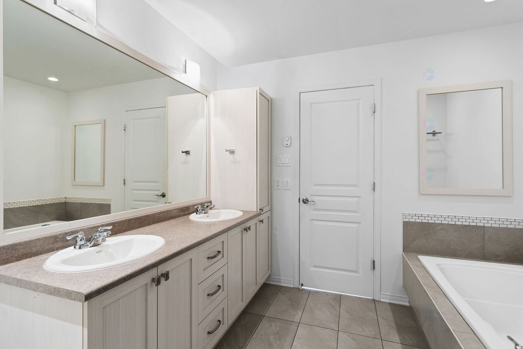 









555


Rue des Bruants

,
Montréal (L'Île-Bizard/Sainte-Geneviève),




QC
H9C0A4

