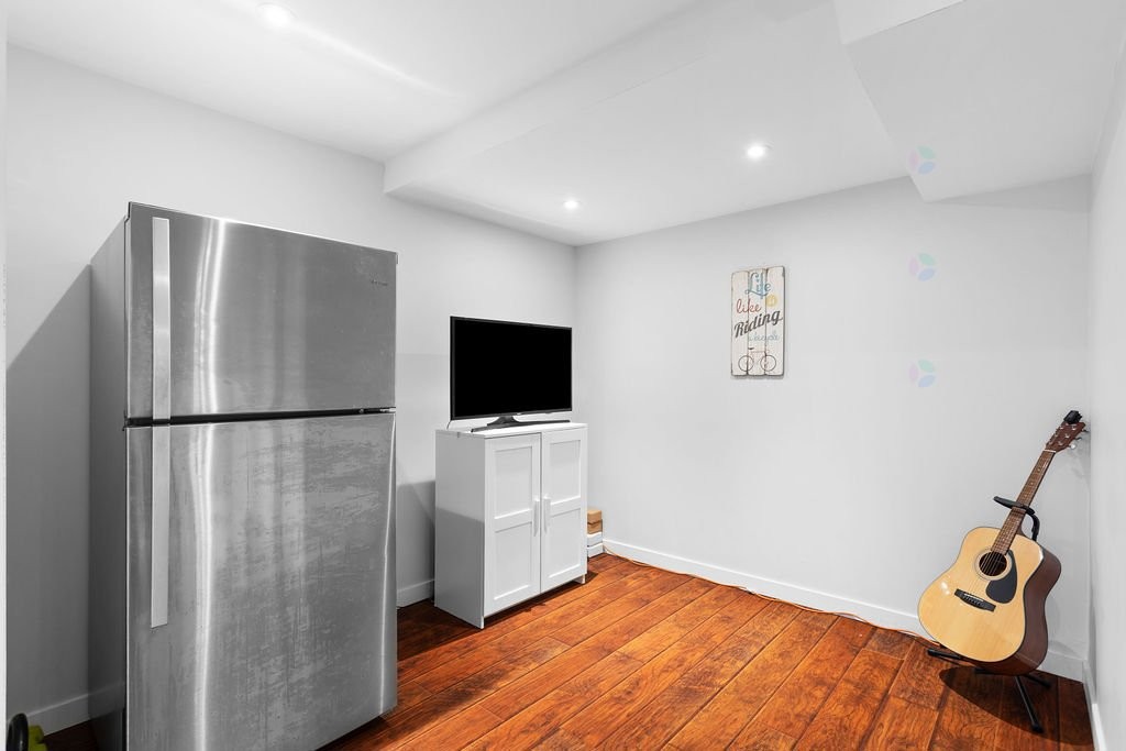 









555


Rue des Bruants

,
Montréal (L'Île-Bizard/Sainte-Geneviève),




QC
H9C0A4

