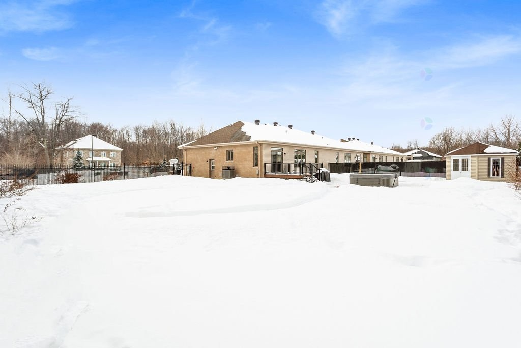 









555


Rue des Bruants

,
Montréal (L'Île-Bizard/Sainte-Geneviève),




QC
H9C0A4

