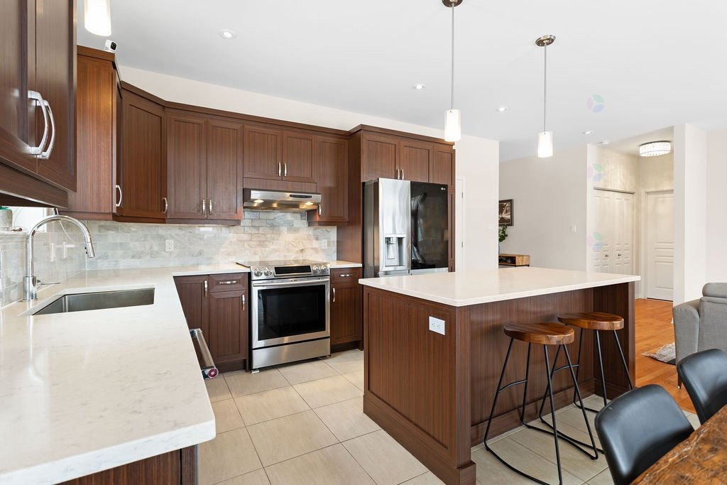 









555


Rue des Bruants

,
Montréal (L'Île-Bizard/Sainte-Geneviève),




QC
H9C0A4

