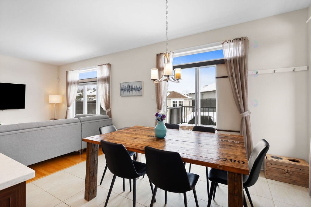 









555


Rue des Bruants

,
Montréal (L'Île-Bizard/Sainte-Geneviève),




QC
H9C0A4

