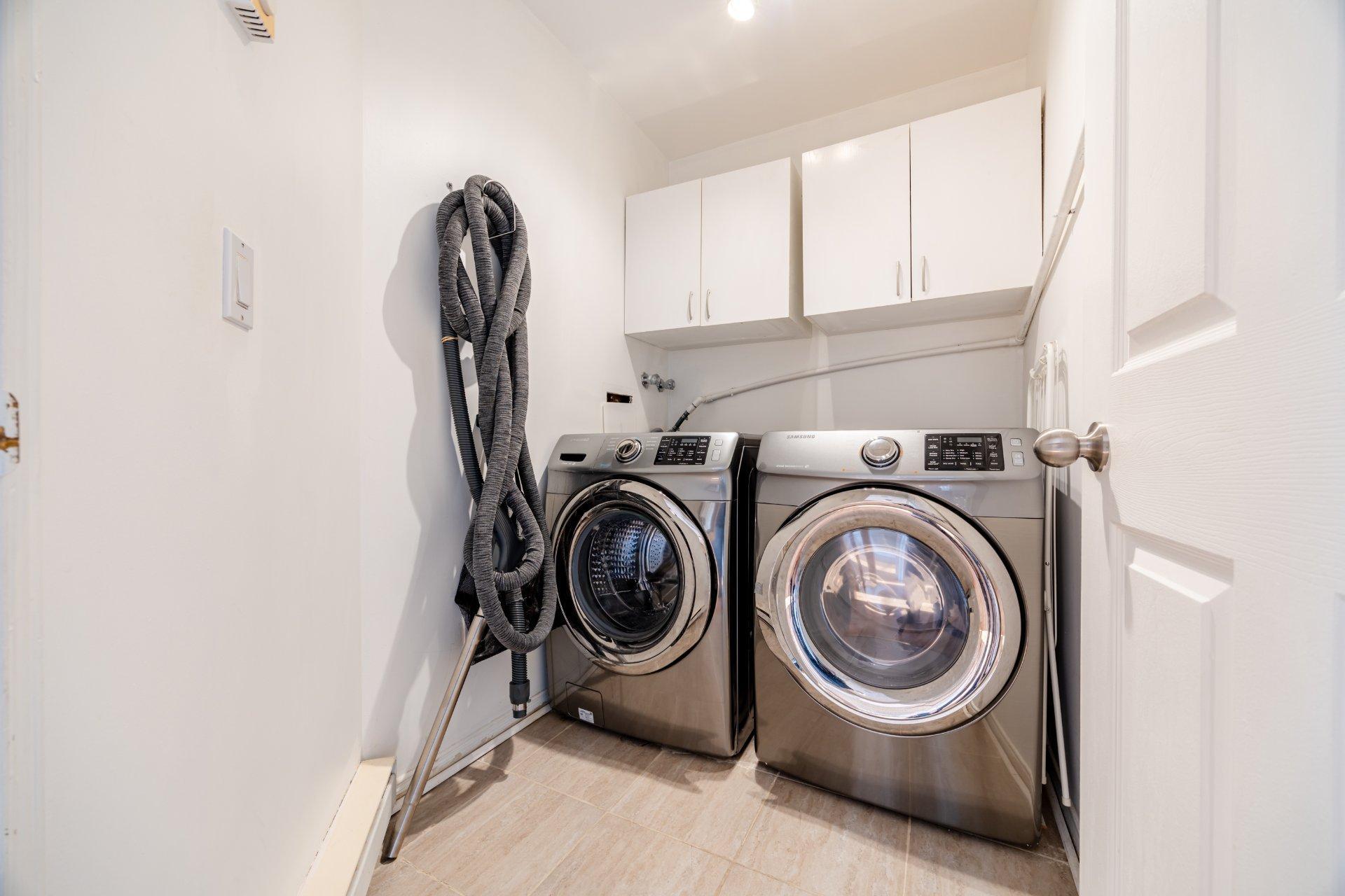 









18282


Rue d'Amalfi

,
Montréal (Pierrefonds-Roxboro),




QC
H9K1P2

