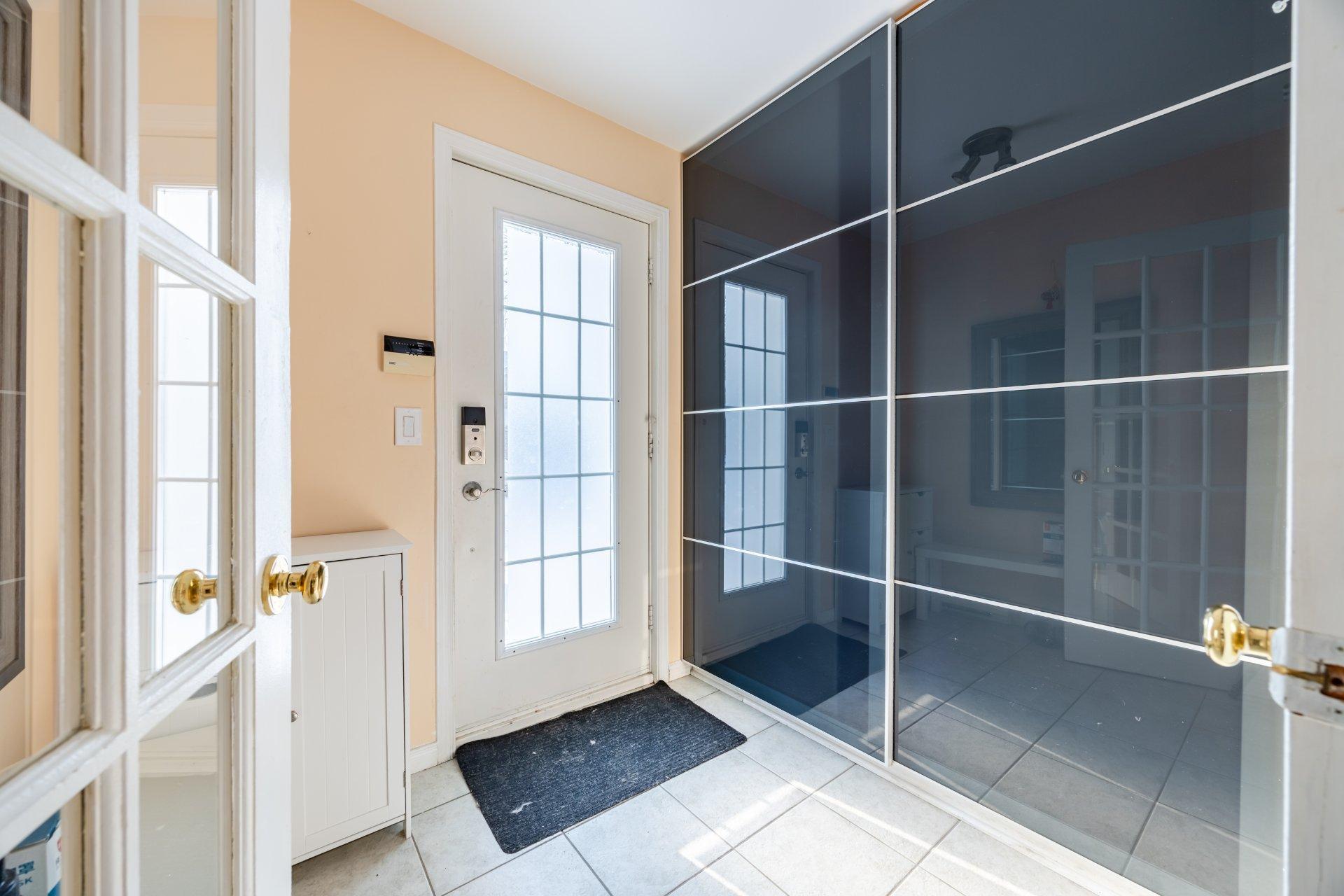 









18282


Rue d'Amalfi

,
Montréal (Pierrefonds-Roxboro),




QC
H9K1P2

