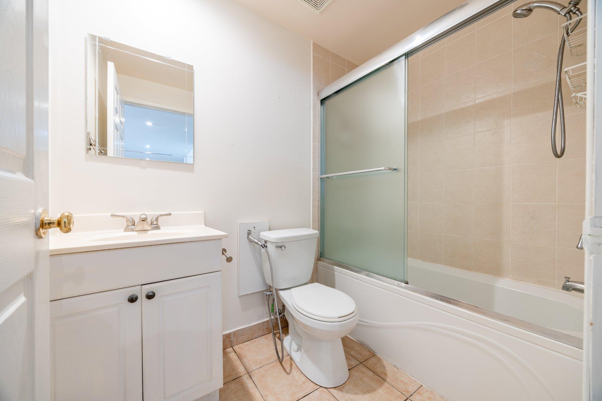 









18282


Rue d'Amalfi

,
Montréal (Pierrefonds-Roxboro),




QC
H9K1P2

