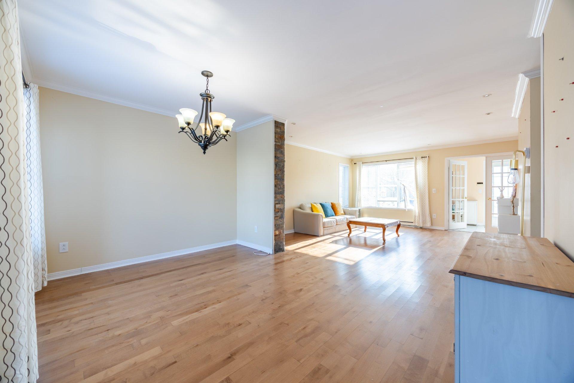 









18282


Rue d'Amalfi

,
Montréal (Pierrefonds-Roxboro),




QC
H9K1P2

