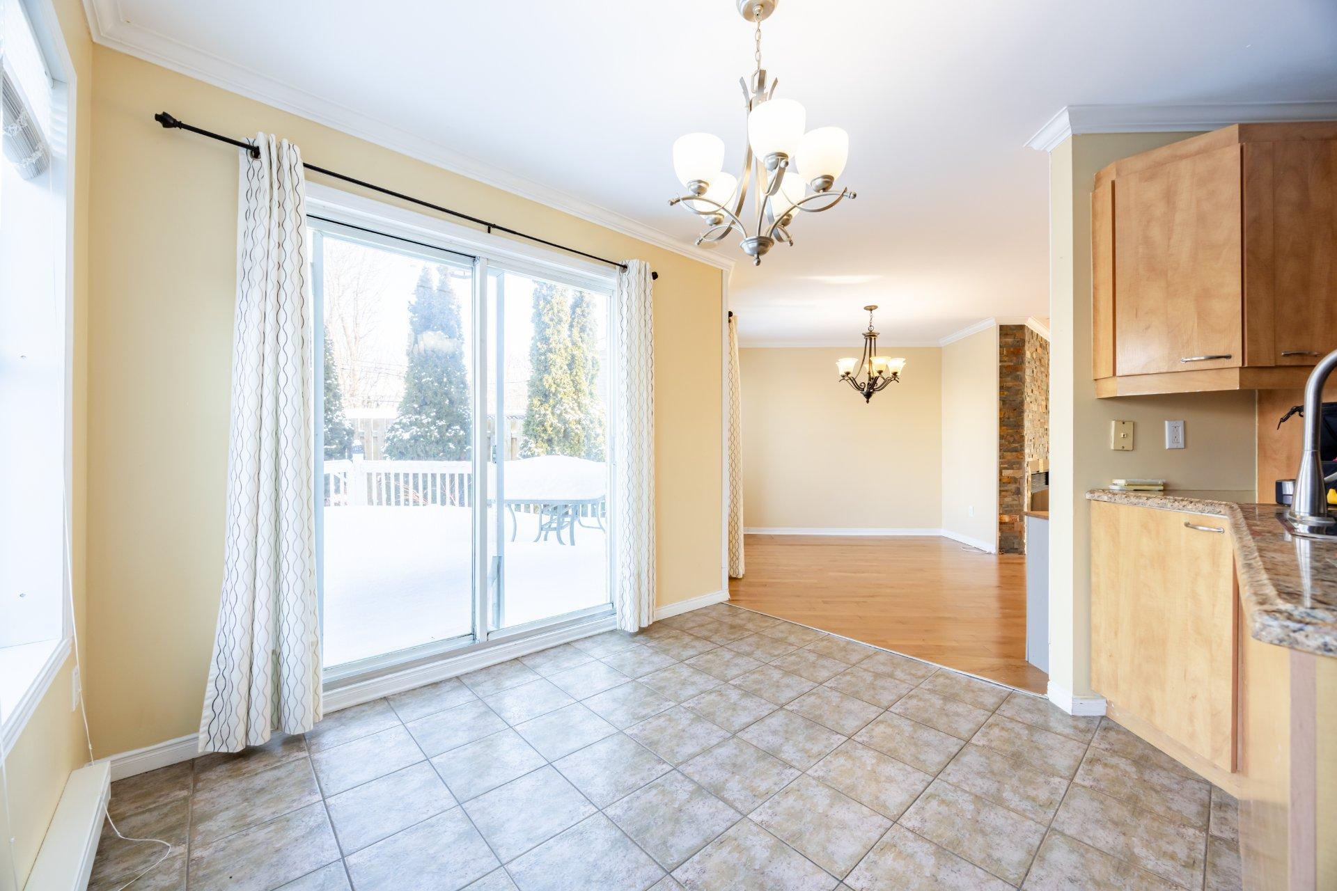 









18282


Rue d'Amalfi

,
Montréal (Pierrefonds-Roxboro),




QC
H9K1P2

