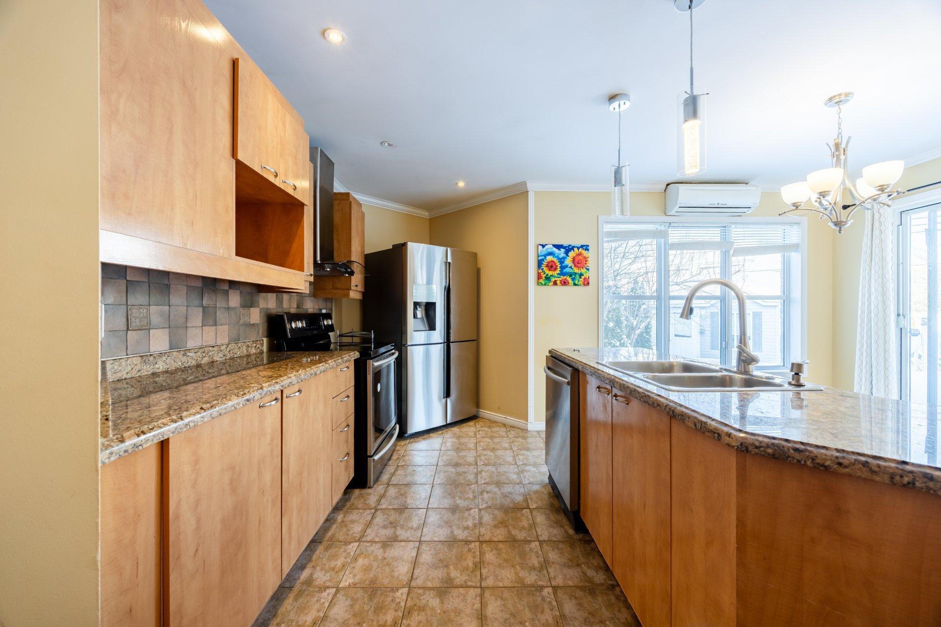 









18282


Rue d'Amalfi

,
Montréal (Pierrefonds-Roxboro),




QC
H9K1P2

