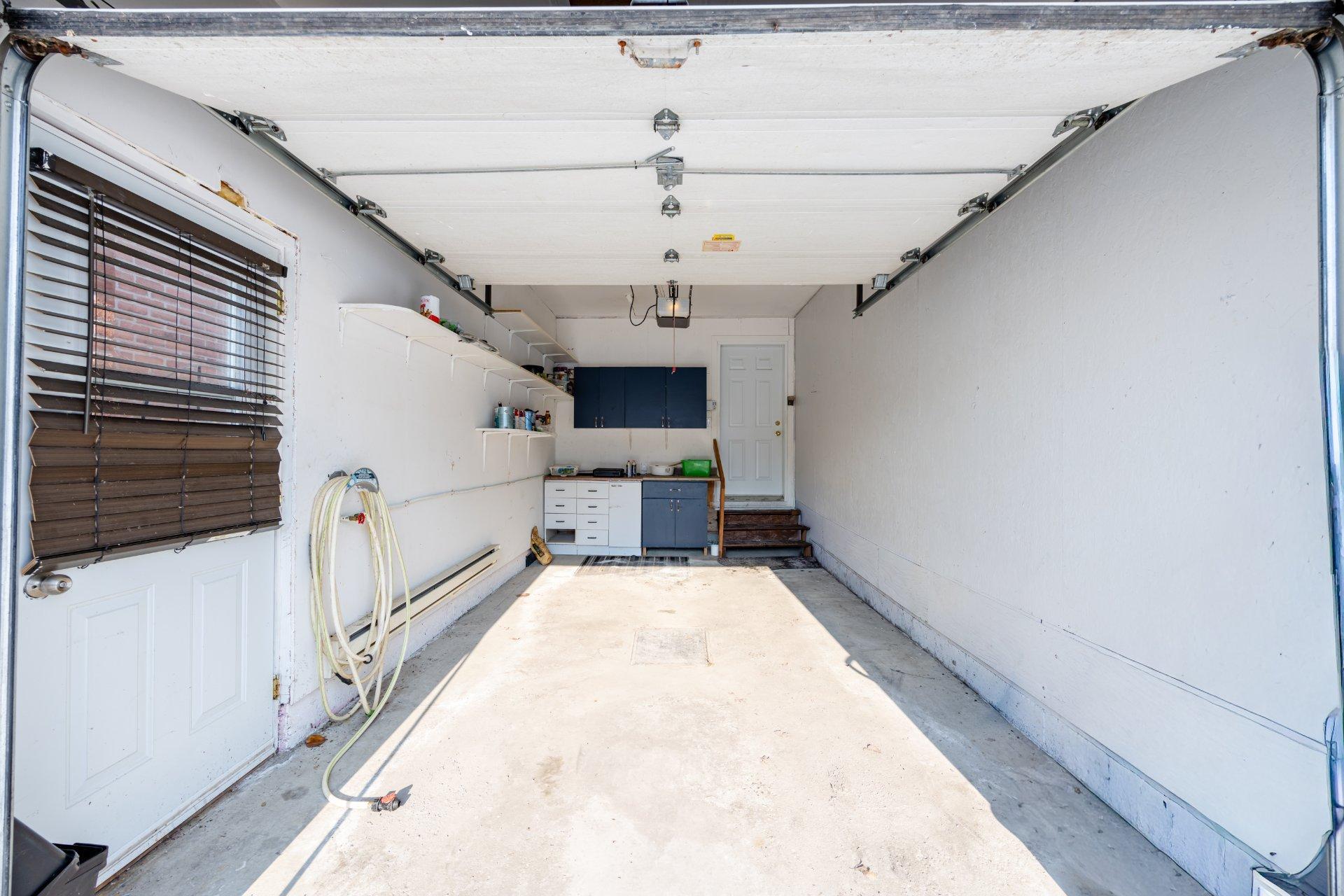 









18282


Rue d'Amalfi

,
Montréal (Pierrefonds-Roxboro),




QC
H9K1P2

