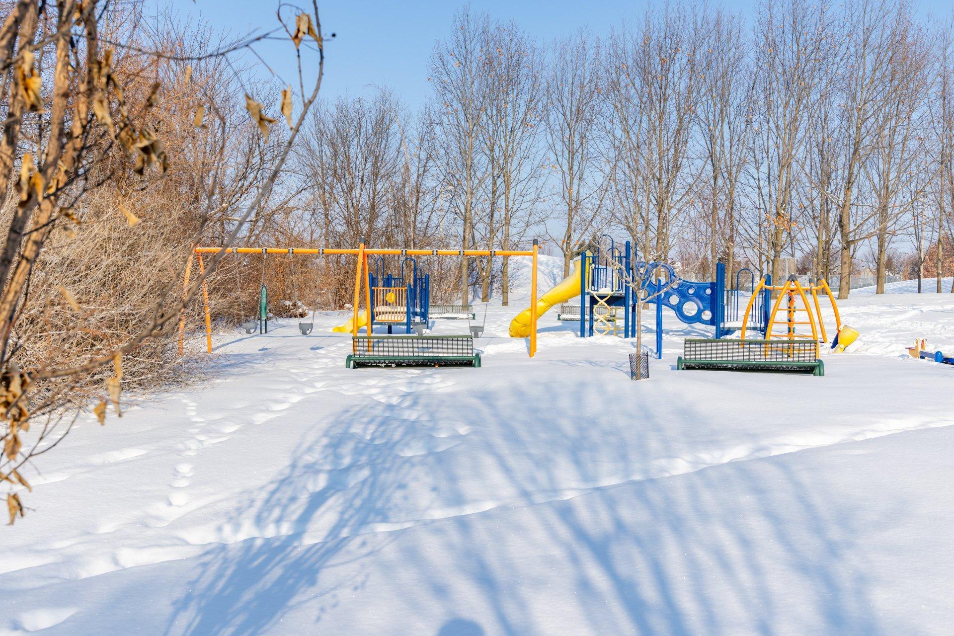 









18282


Rue d'Amalfi

,
Montréal (Pierrefonds-Roxboro),




QC
H9K1P2

