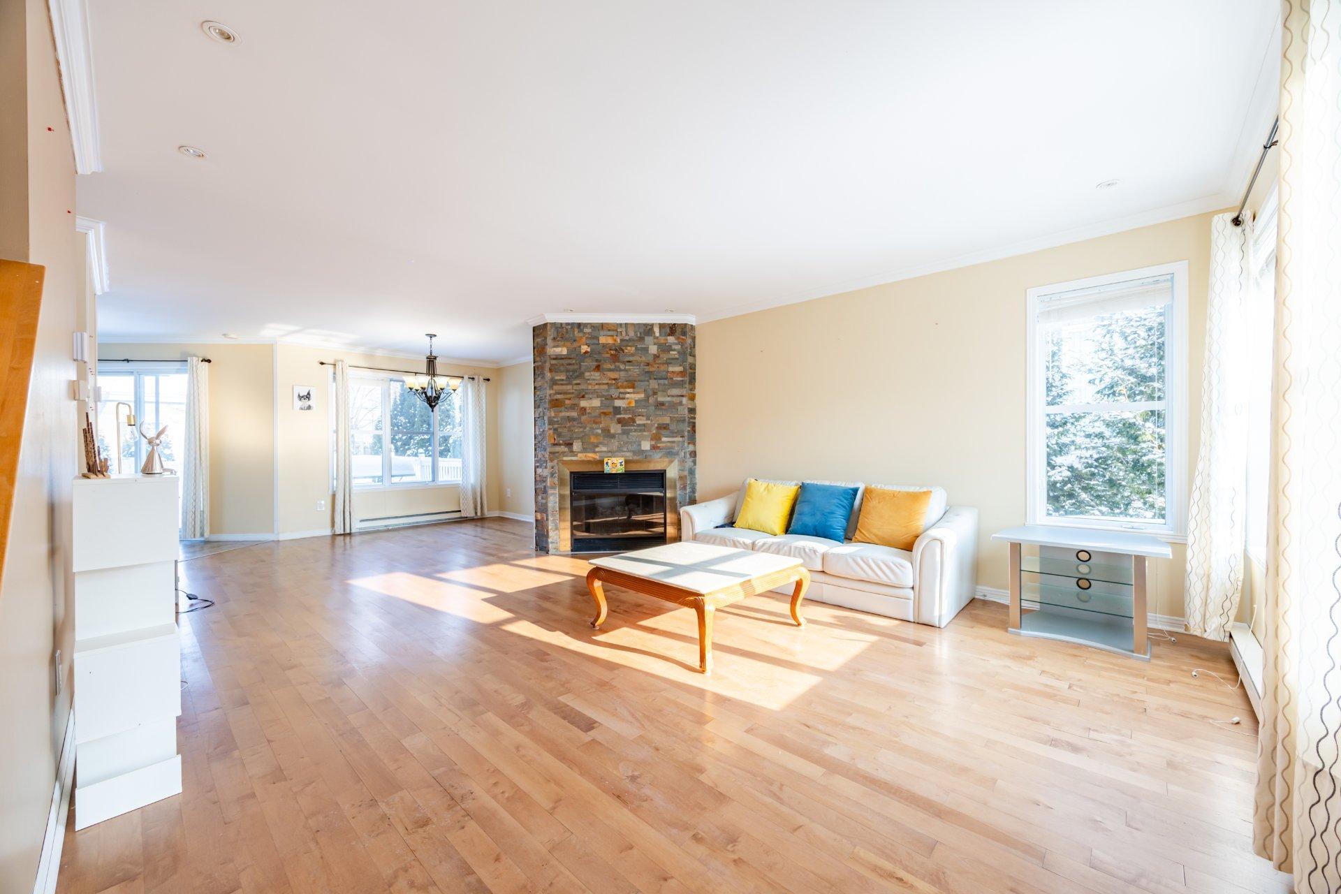 









18282


Rue d'Amalfi

,
Montréal (Pierrefonds-Roxboro),




QC
H9K1P2

