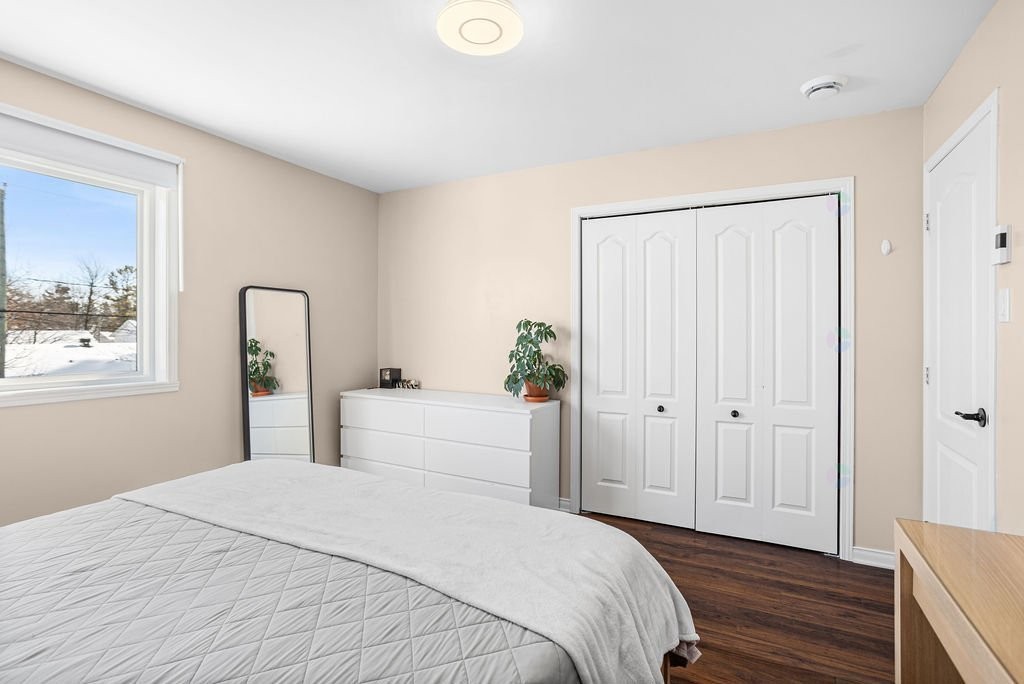 









59


38e Avenue O.

, 2,
Blainville,




QC
J7C0J5

