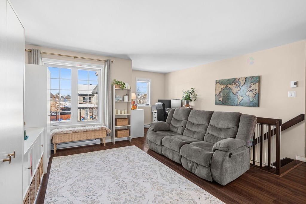 









59


38e Avenue O.

, 2,
Blainville,




QC
J7C0J5

