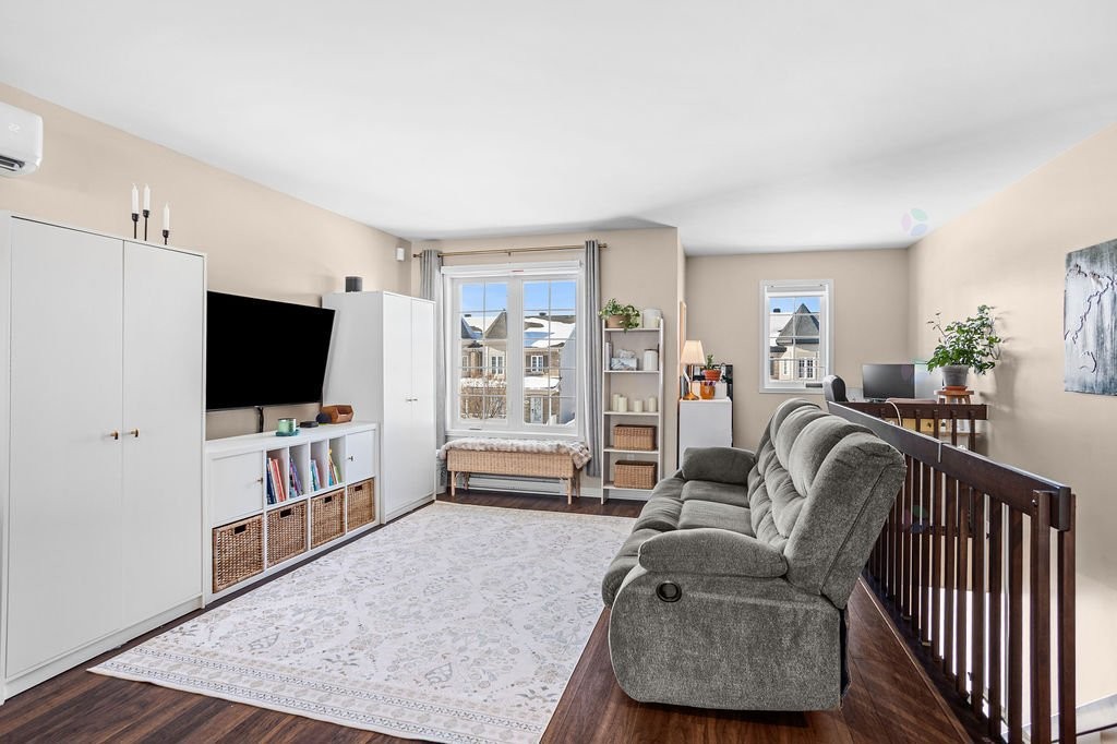 









59


38e Avenue O.

, 2,
Blainville,




QC
J7C0J5

