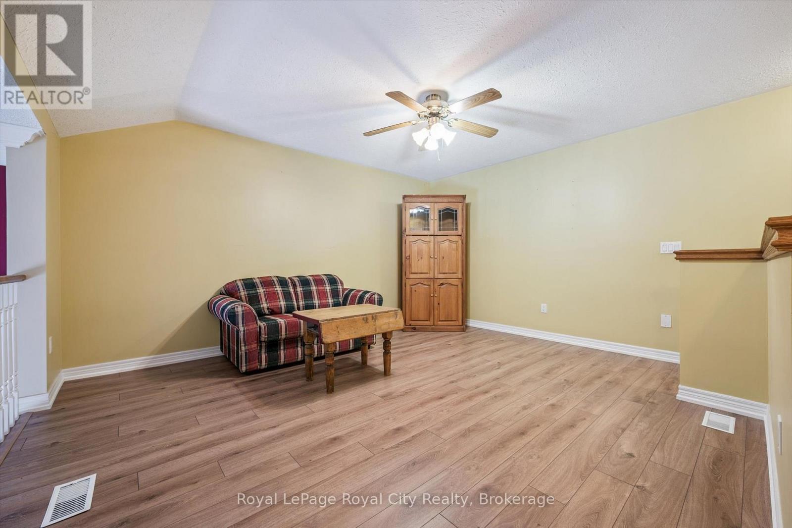 












133 RIVERWALK PLACE

,
Guelph/Eramosa (Rockwood),




Ontario
N0B2K0

