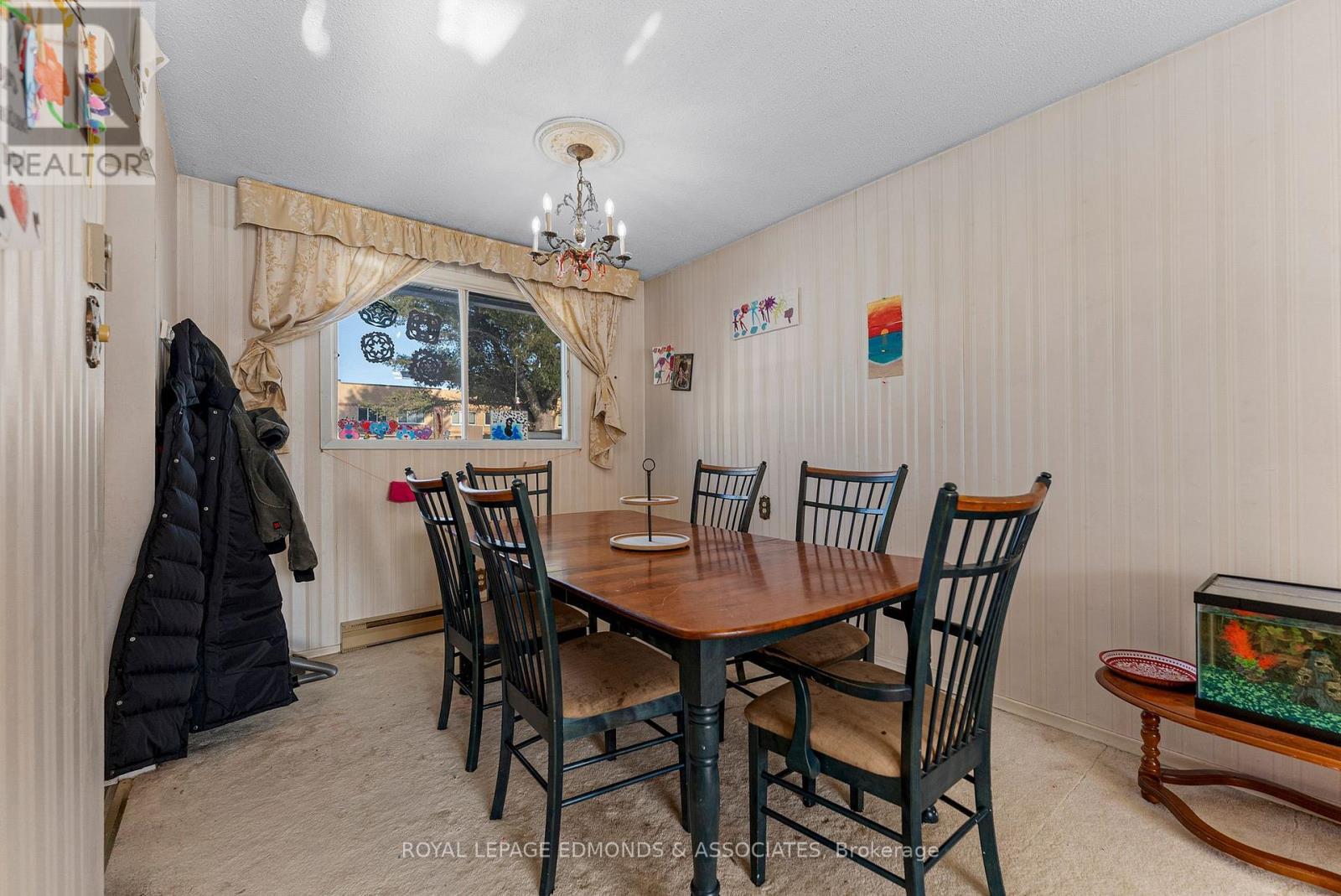 












20 MAPLE AVENUE

,
Petawawa,




Ontario
K8H2Y5

