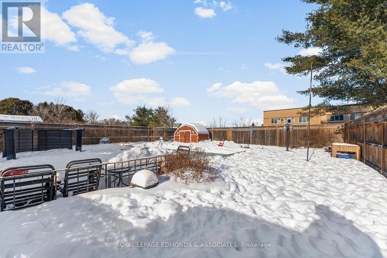 












20 MAPLE AVENUE

,
Petawawa,




Ontario
K8H2Y5

