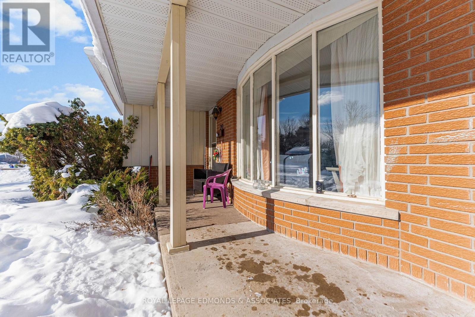 












20 MAPLE AVENUE

,
Petawawa,




Ontario
K8H2Y5

