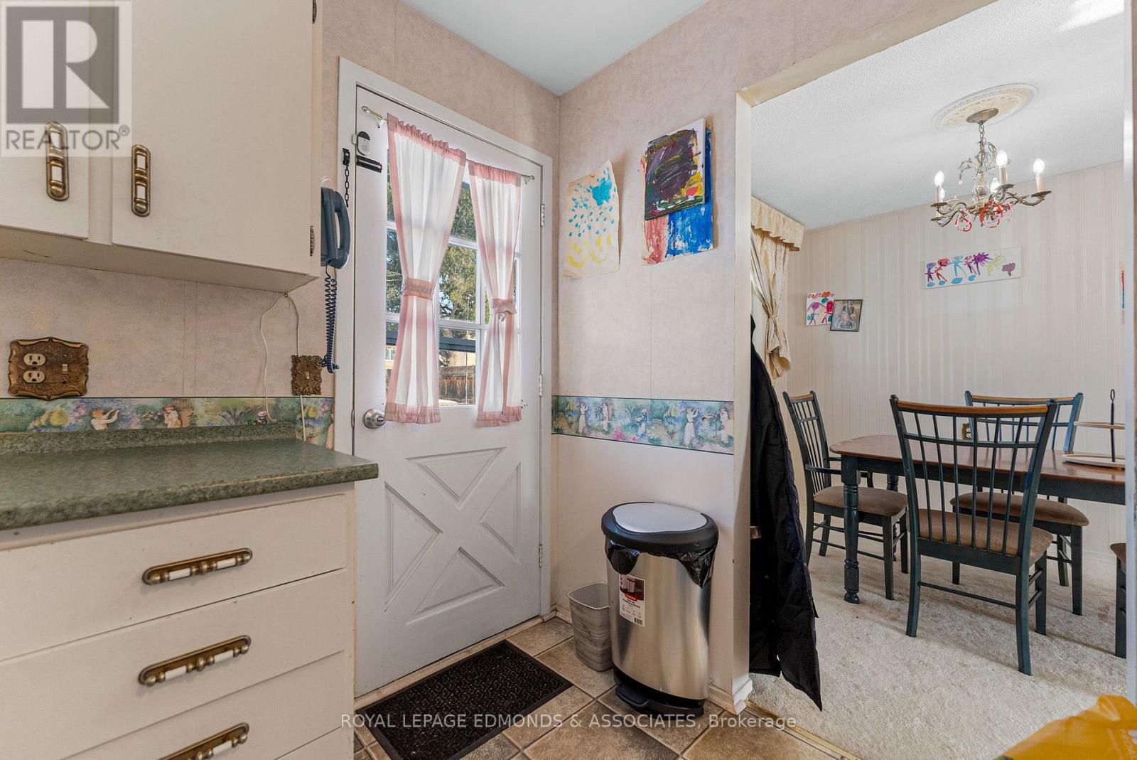 












20 MAPLE AVENUE

,
Petawawa,




Ontario
K8H2Y5

