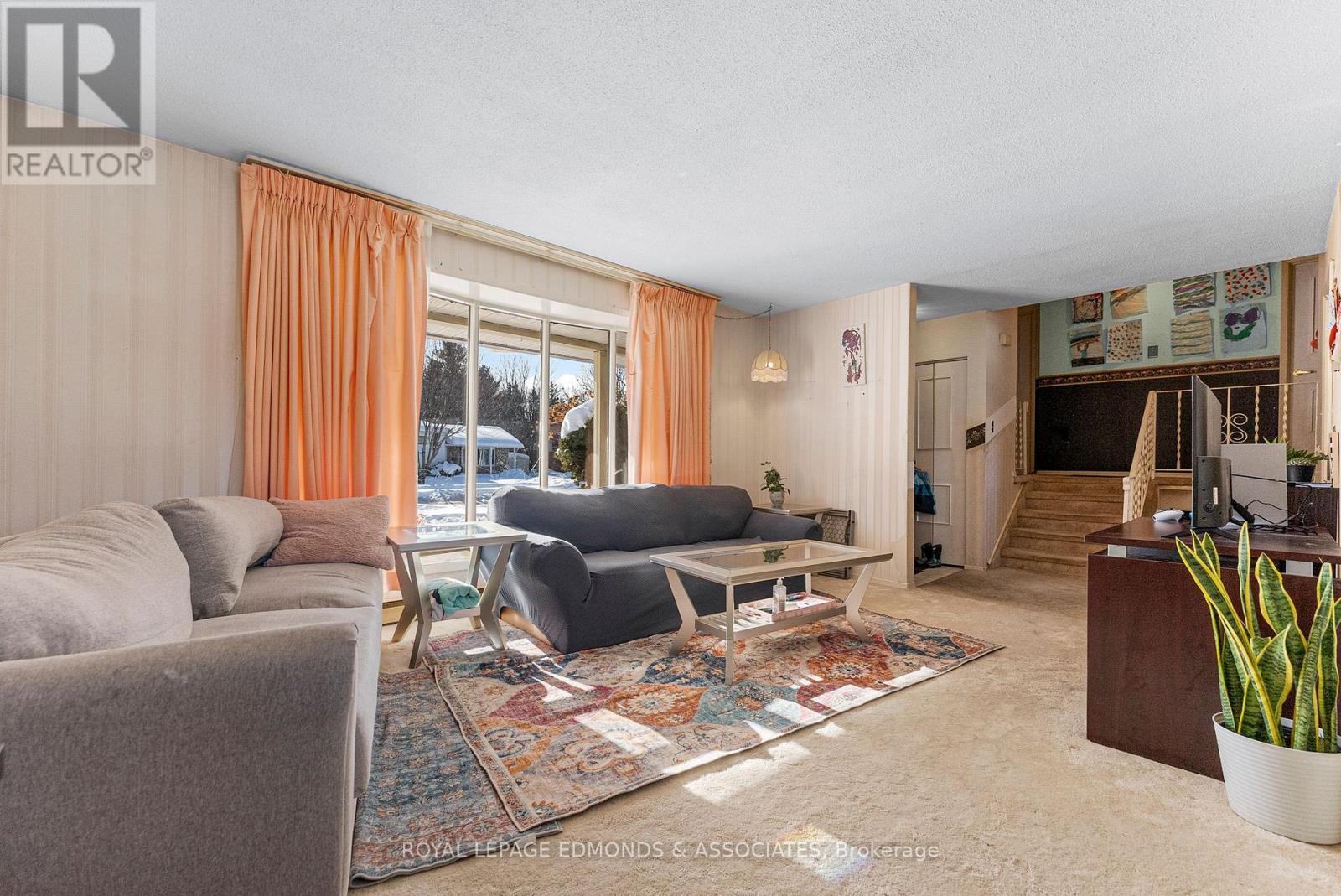 












20 MAPLE AVENUE

,
Petawawa,




Ontario
K8H2Y5

