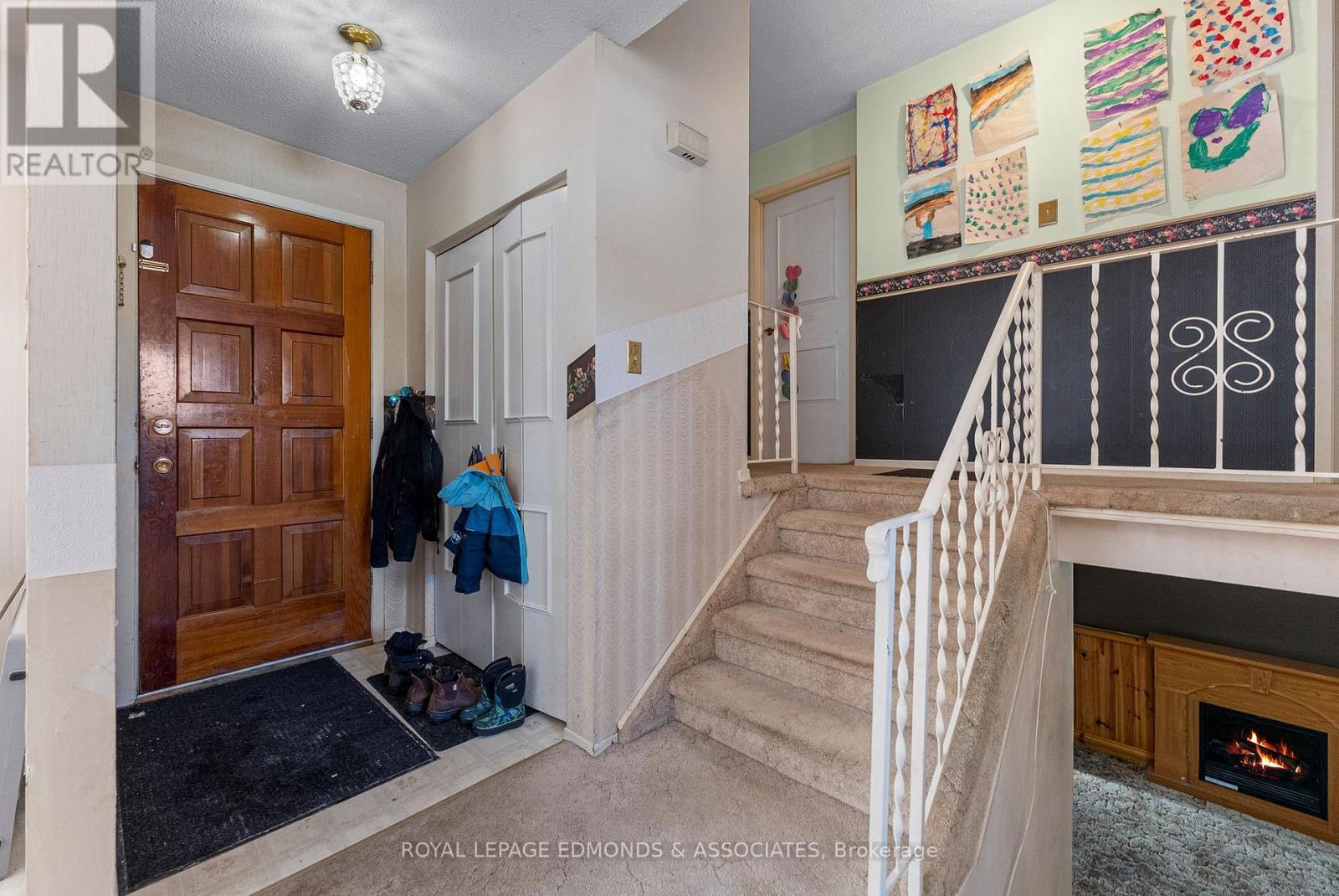 












20 MAPLE AVENUE

,
Petawawa,




Ontario
K8H2Y5

