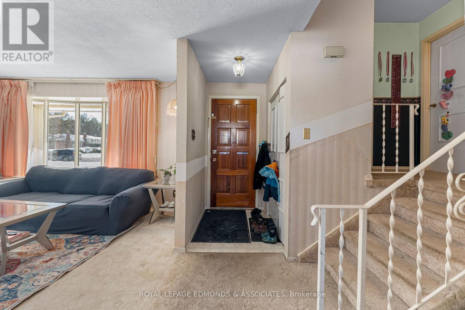 












20 MAPLE AVENUE

,
Petawawa,




Ontario
K8H2Y5

