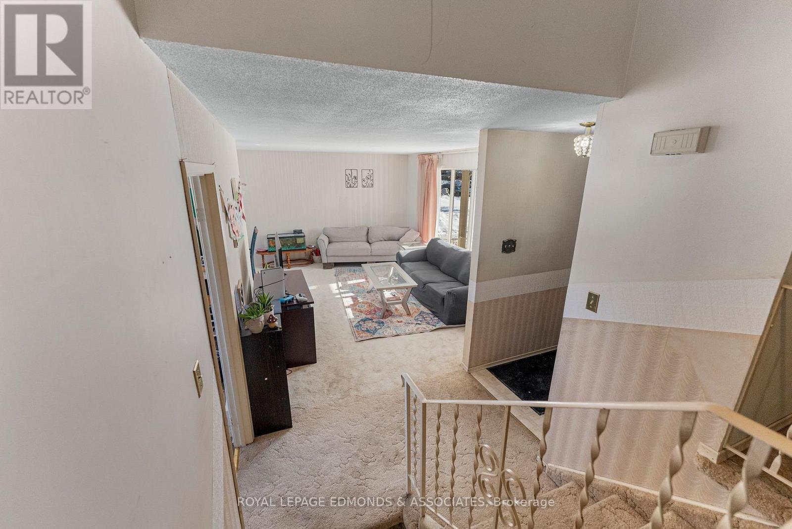 












20 MAPLE AVENUE

,
Petawawa,




Ontario
K8H2Y5

