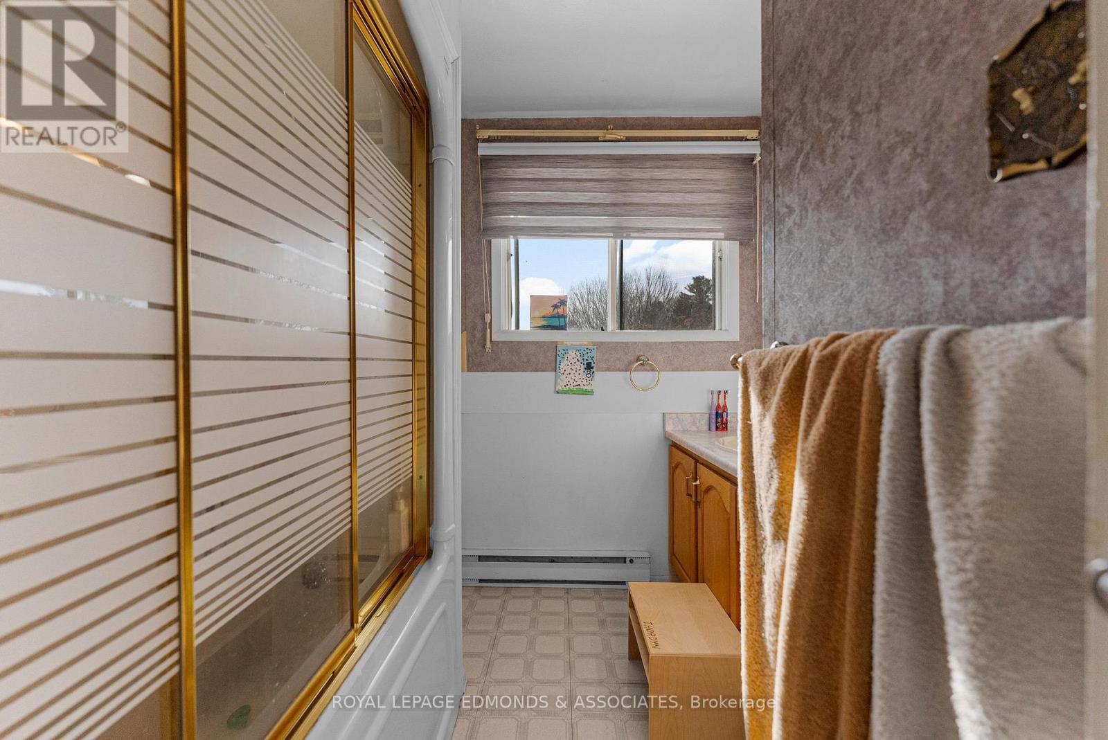 












20 MAPLE AVENUE

,
Petawawa,




Ontario
K8H2Y5

