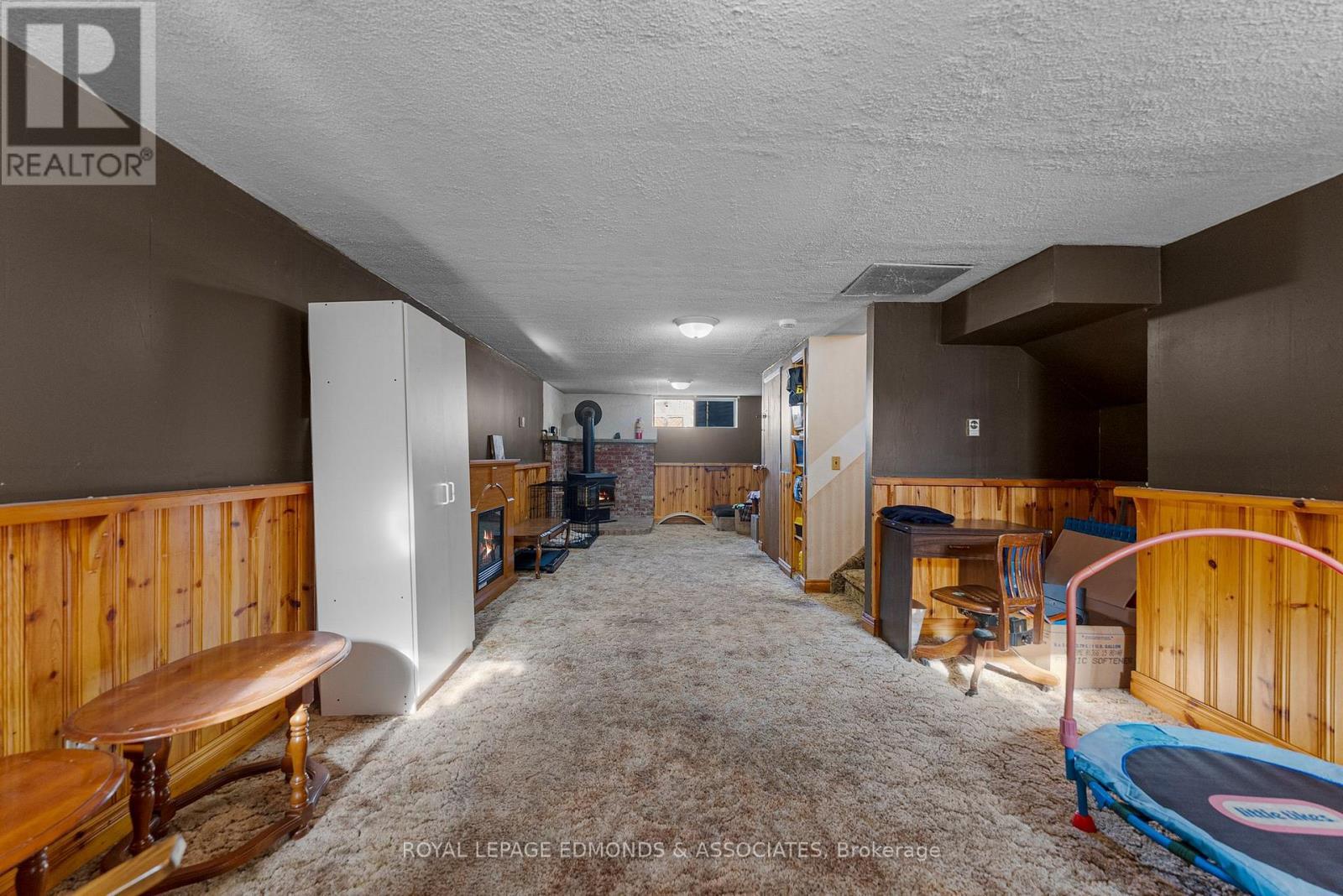 












20 MAPLE AVENUE

,
Petawawa,




Ontario
K8H2Y5

