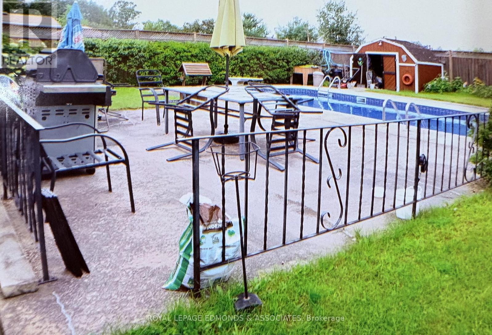 












20 MAPLE AVENUE

,
Petawawa,




Ontario
K8H2Y5

