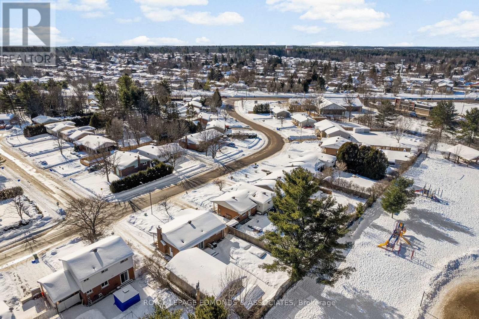 












20 MAPLE AVENUE

,
Petawawa,




Ontario
K8H2Y5

