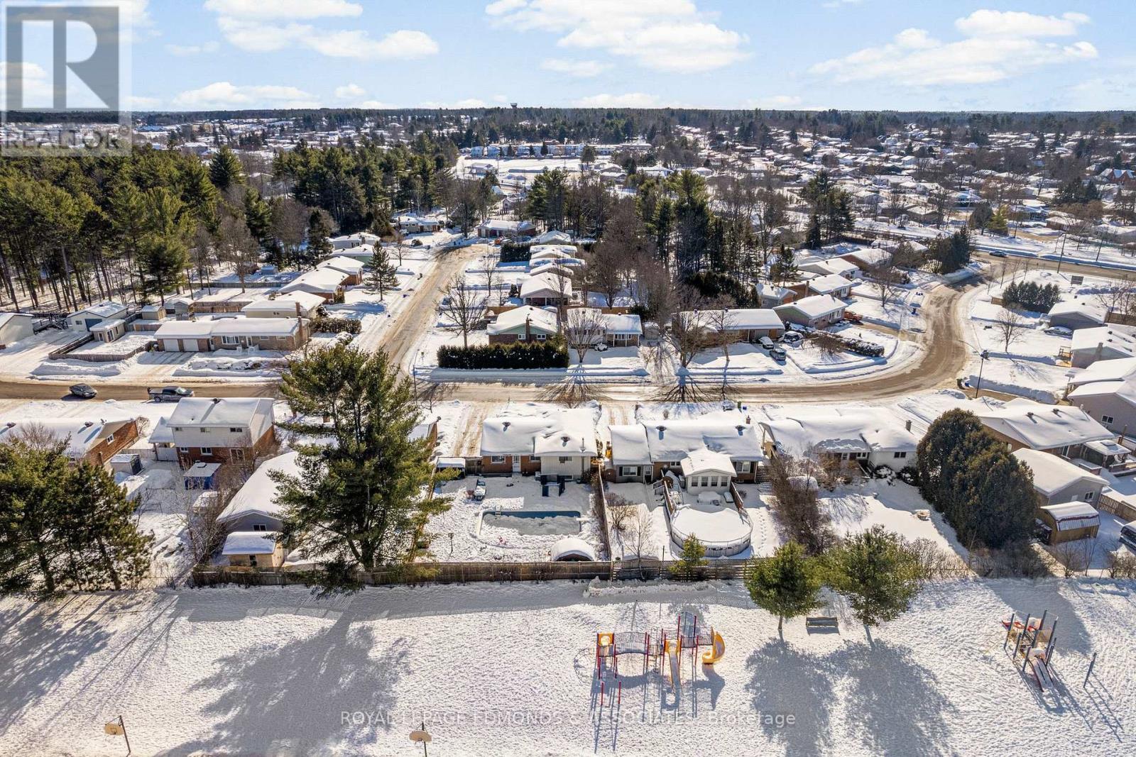 












20 MAPLE AVENUE

,
Petawawa,




Ontario
K8H2Y5

