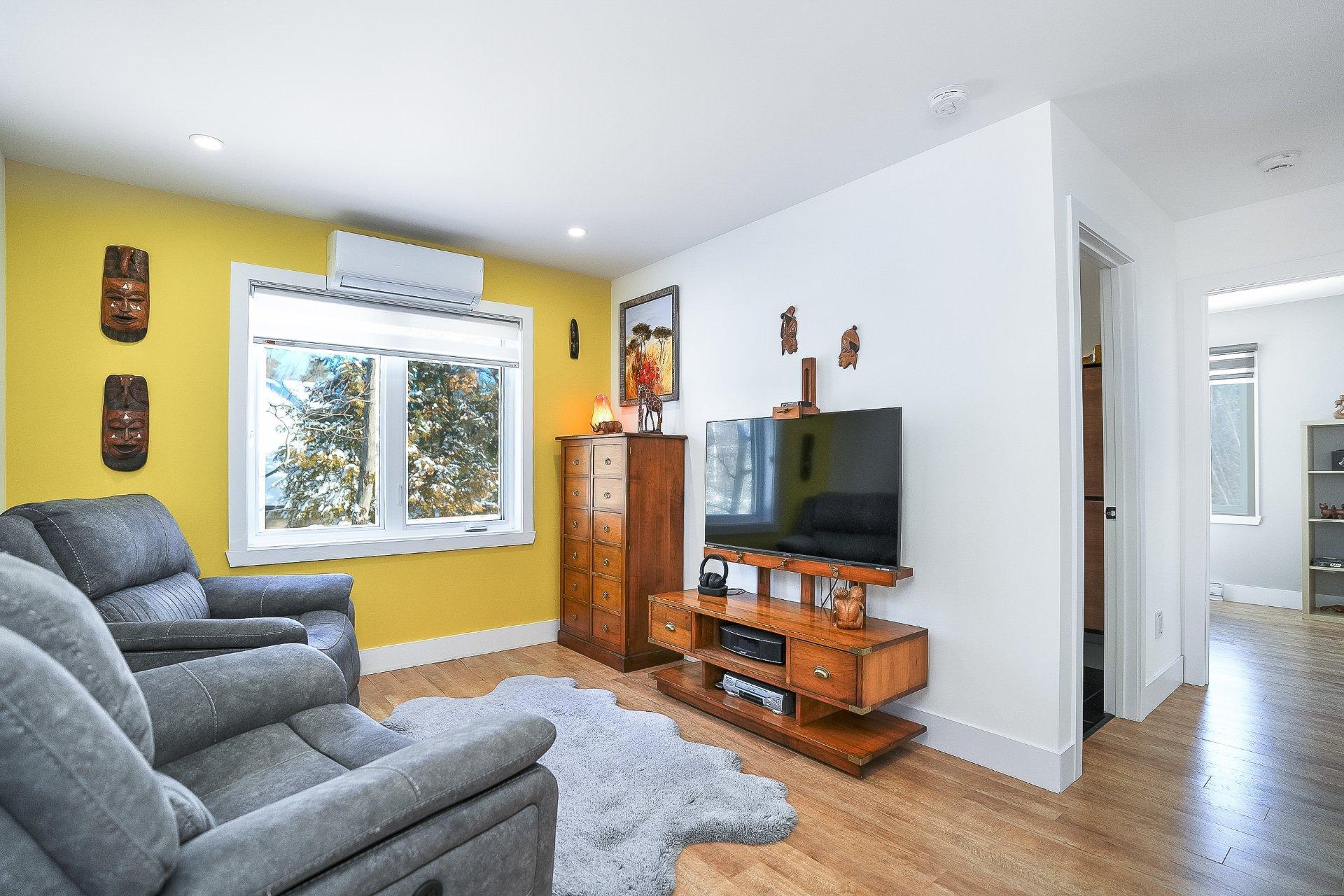 









268


Rue Montcalm

,
Saint-Colomban,




QC
J5K2N3

