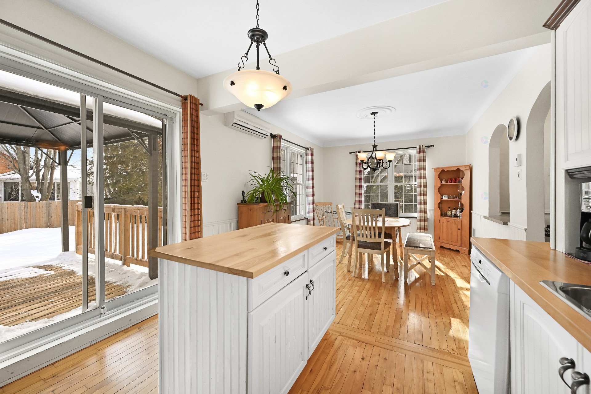 









1192


Rue Lefort

,
Sainte-Anne-de-Sabrevois,




QC
J0J2G0

