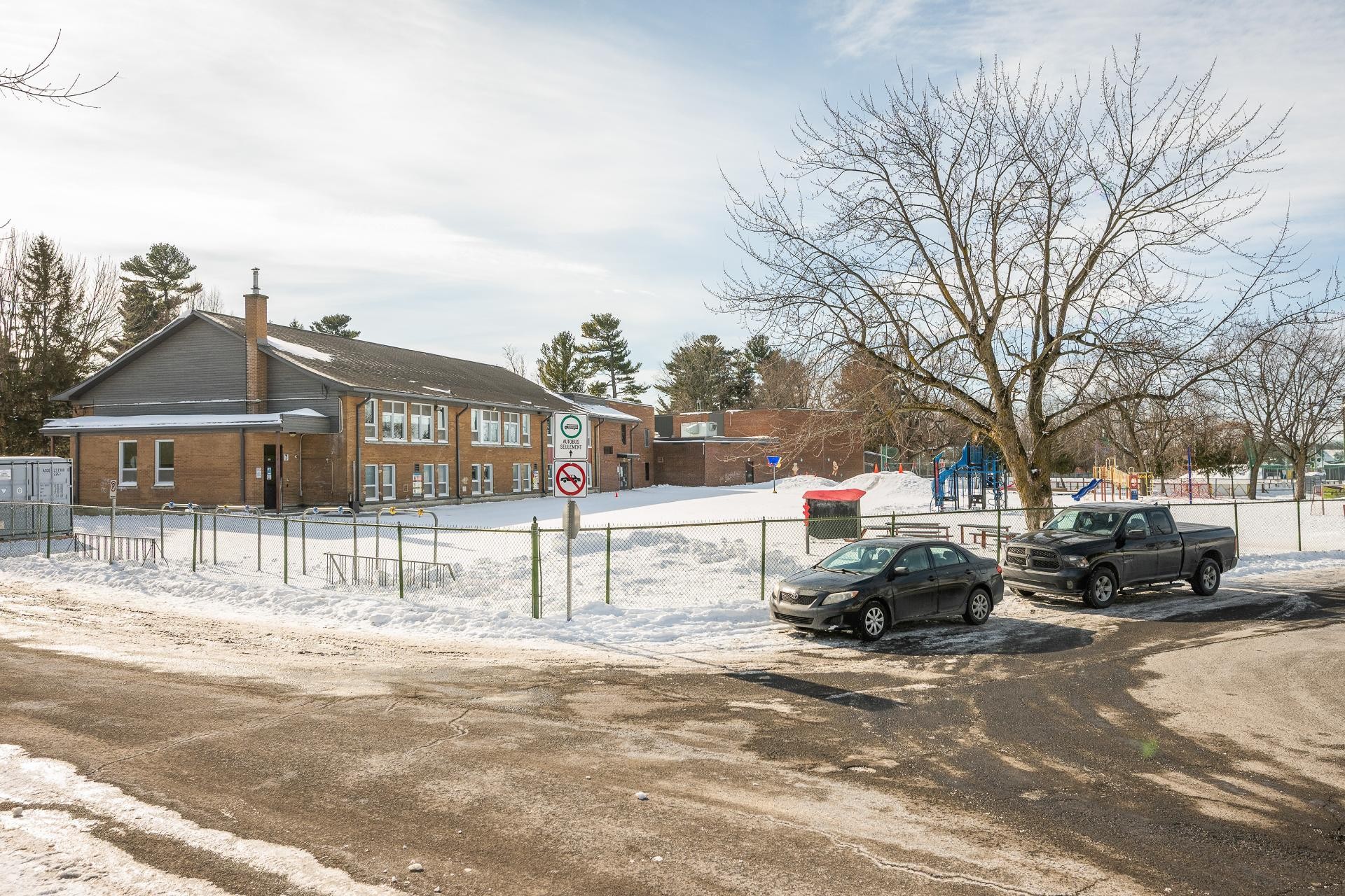 









1192


Rue Lefort

,
Sainte-Anne-de-Sabrevois,




QC
J0J2G0

