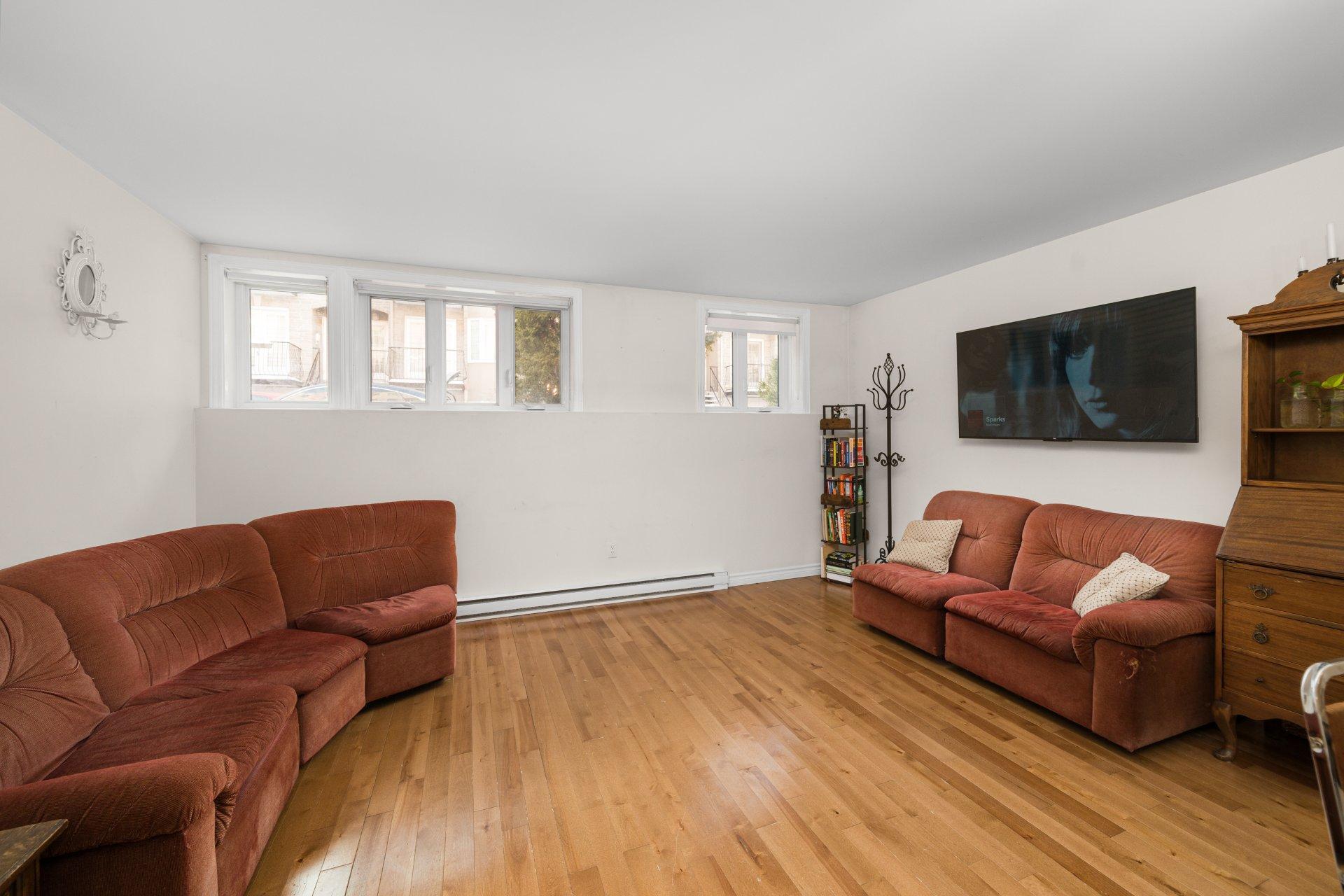 









1205


Rue Montcalm

, 1,
Montréal (Ville-Marie),




QC
H2L3G6

