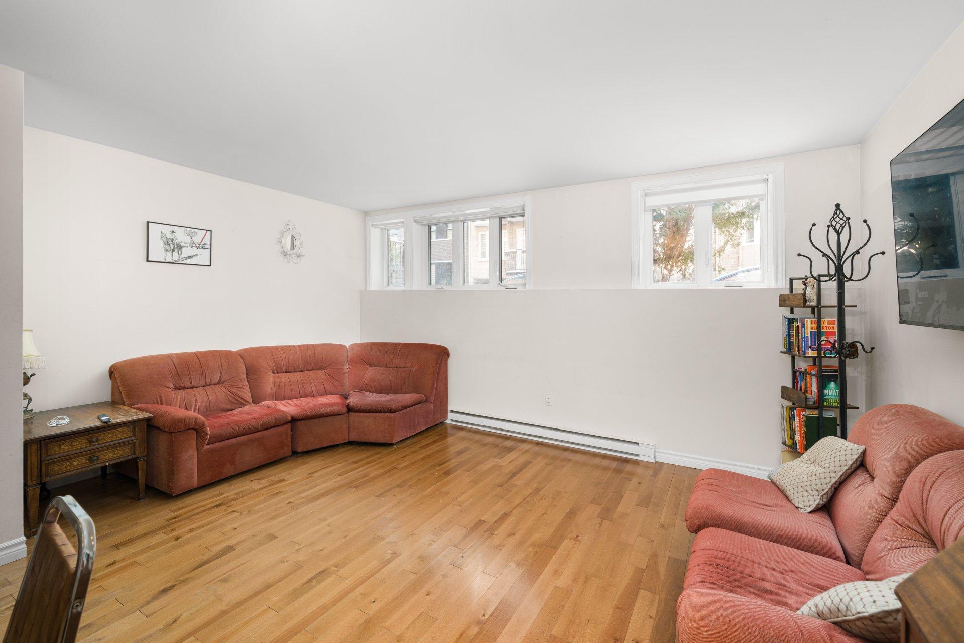 









1205


Rue Montcalm

, 1,
Montréal (Ville-Marie),




QC
H2L3G6

