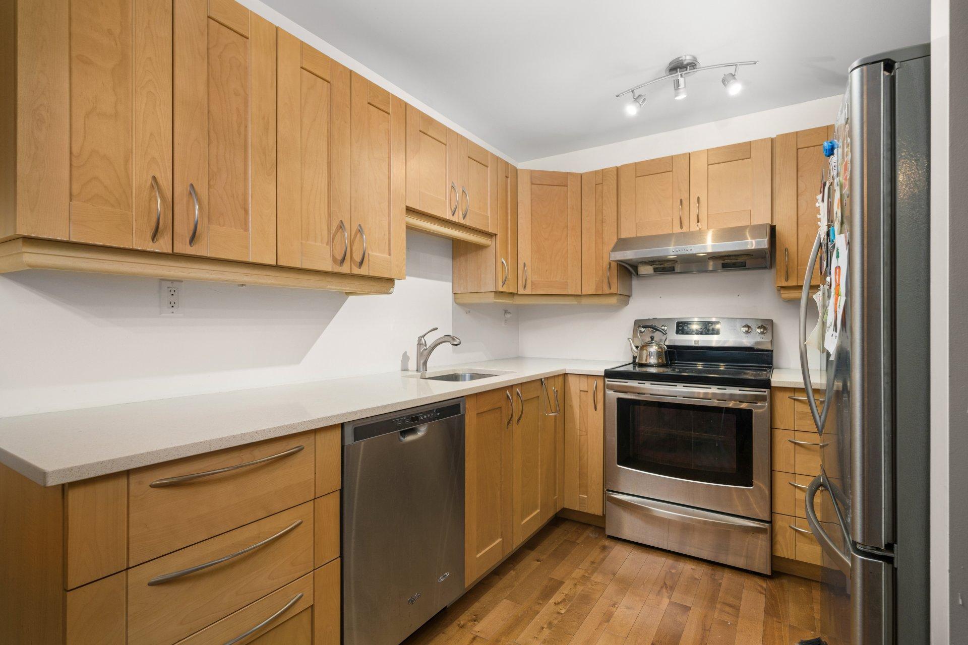 









1205


Rue Montcalm

, 1,
Montréal (Ville-Marie),




QC
H2L3G6

