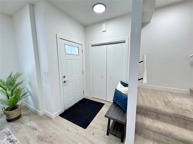 









693


Munroe

AVE,
Winnipeg,




MB
R2K 1J1

