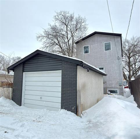 









693


Munroe

AVE,
Winnipeg,




MB
R2K 1J1

