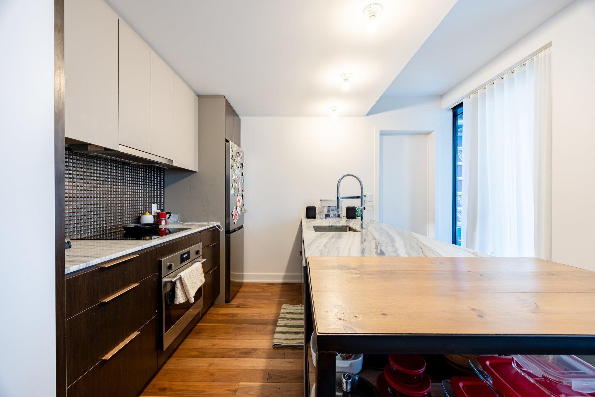 









2060


Rue Peel

, 805,
Montréal (Ville-Marie),




QC
H3A0J1

