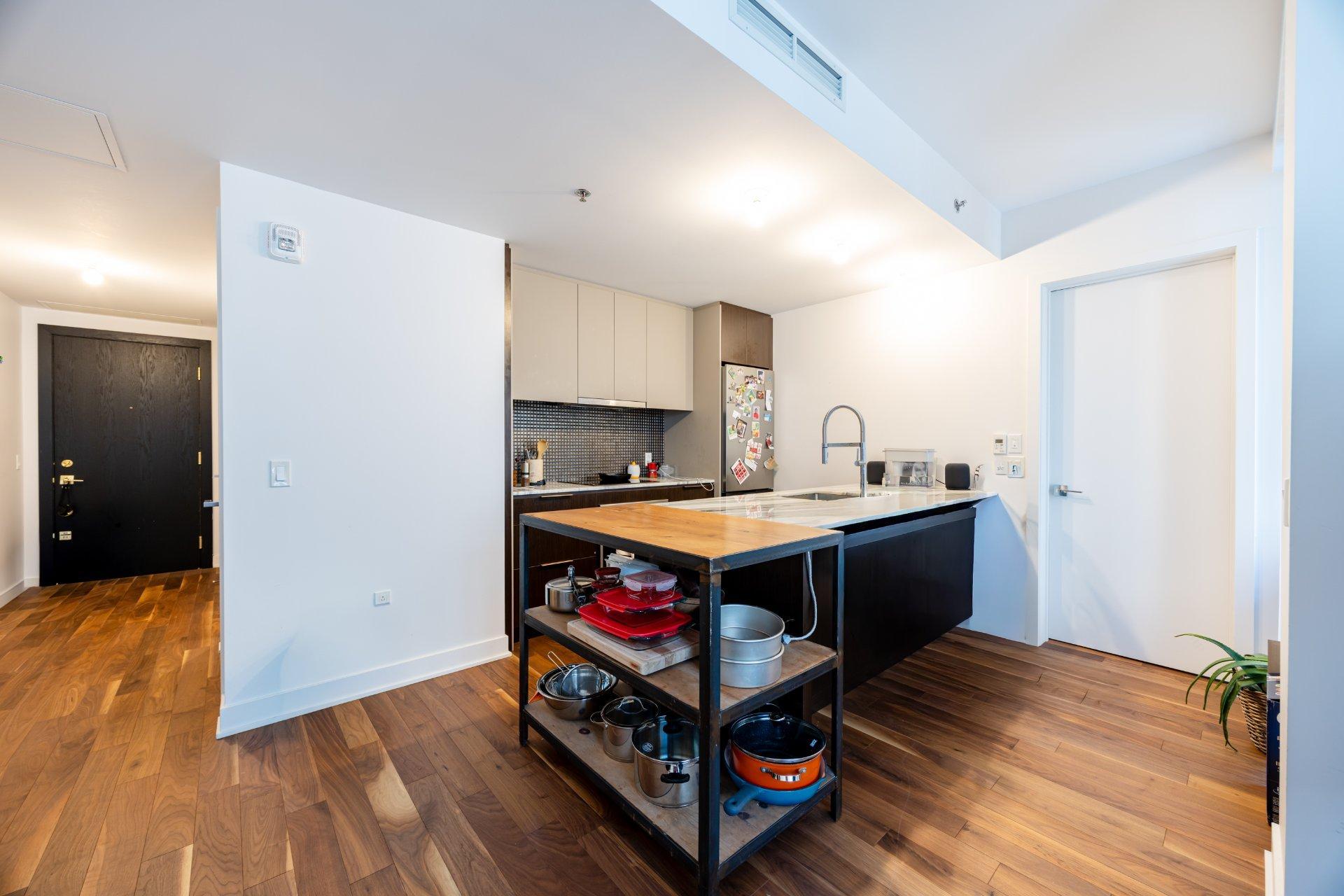 









2060


Rue Peel

, 805,
Montréal (Ville-Marie),




QC
H3A0J1

